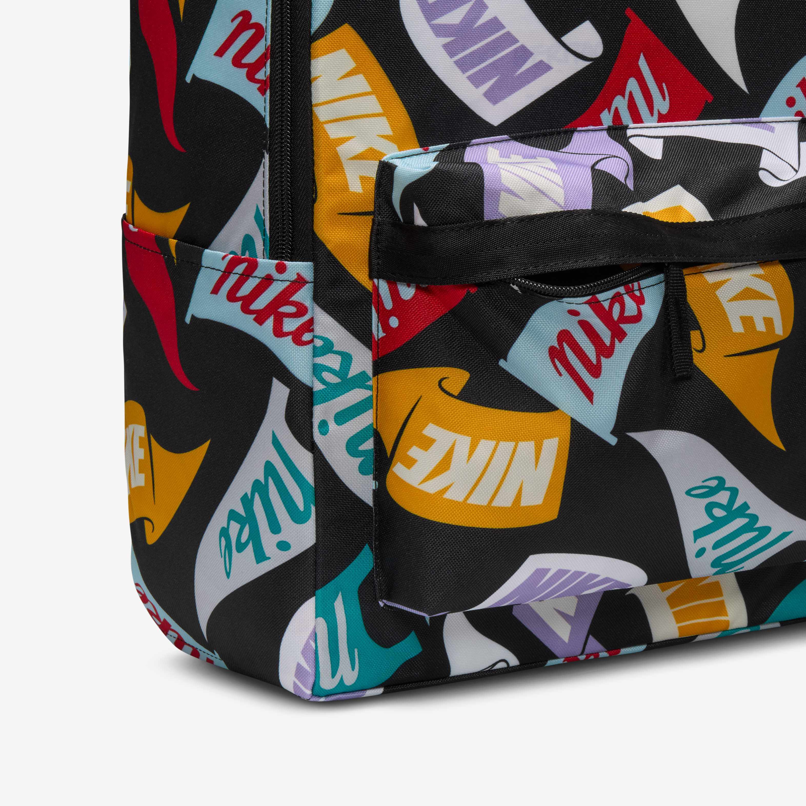 Nike Heritage image number 4