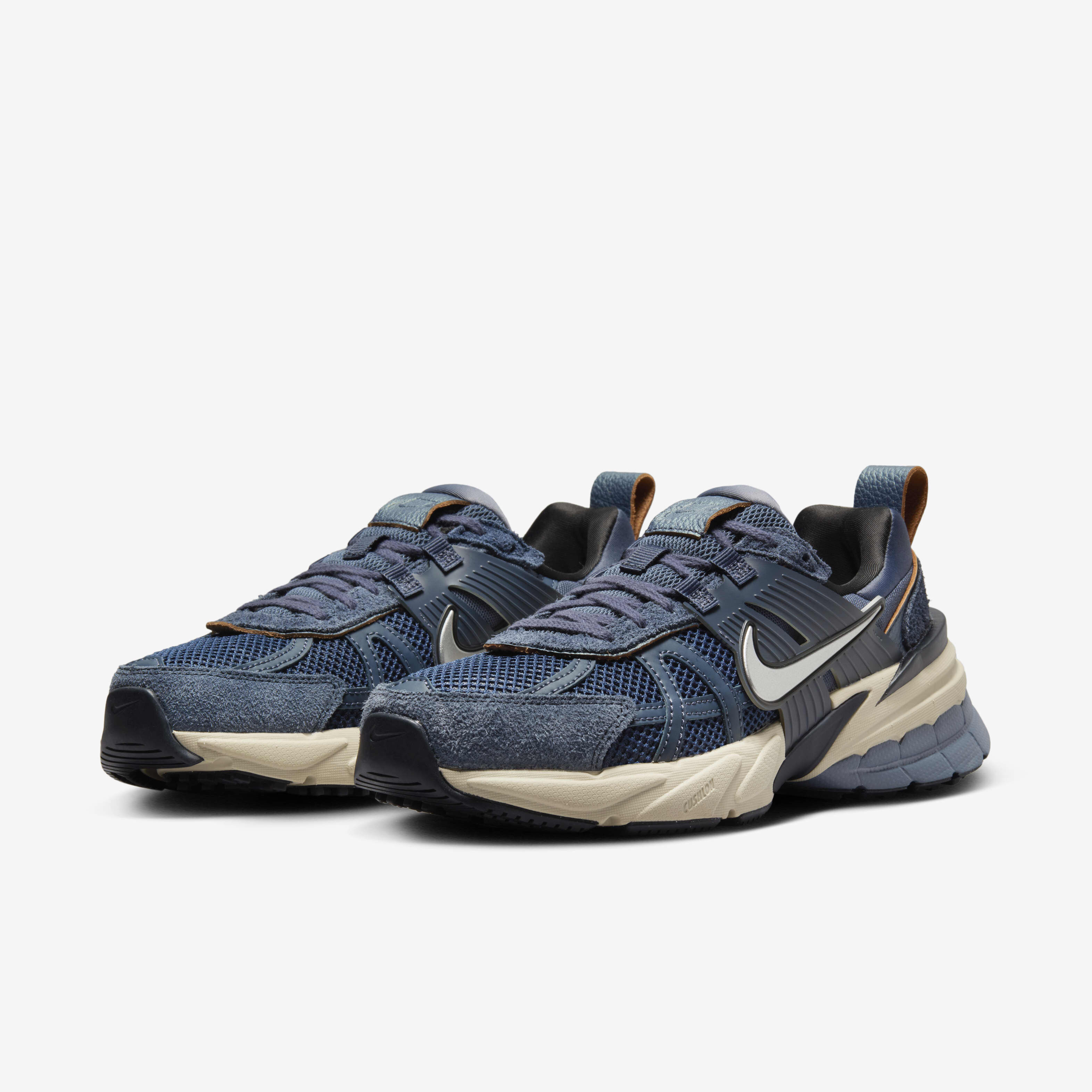 Nike V2K Run image number 4