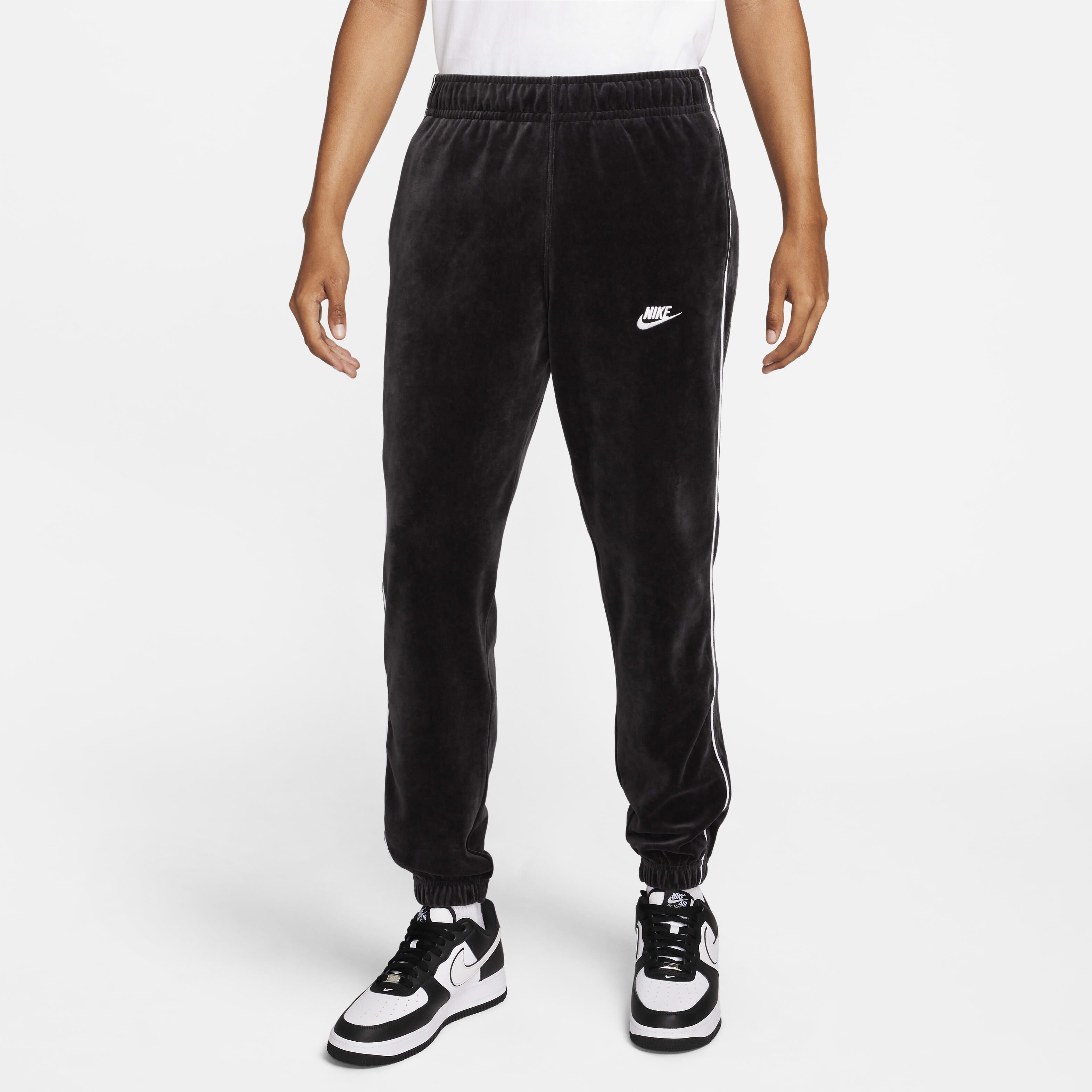Nike Sportswear Club