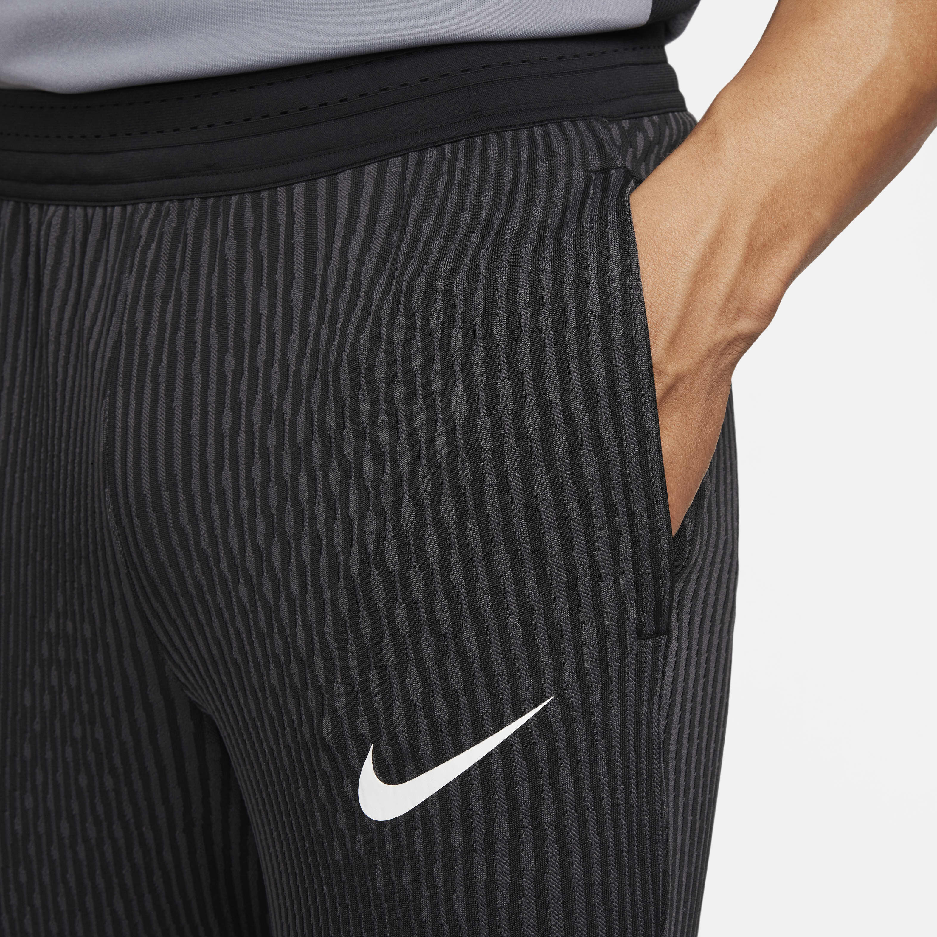 Strike nike top