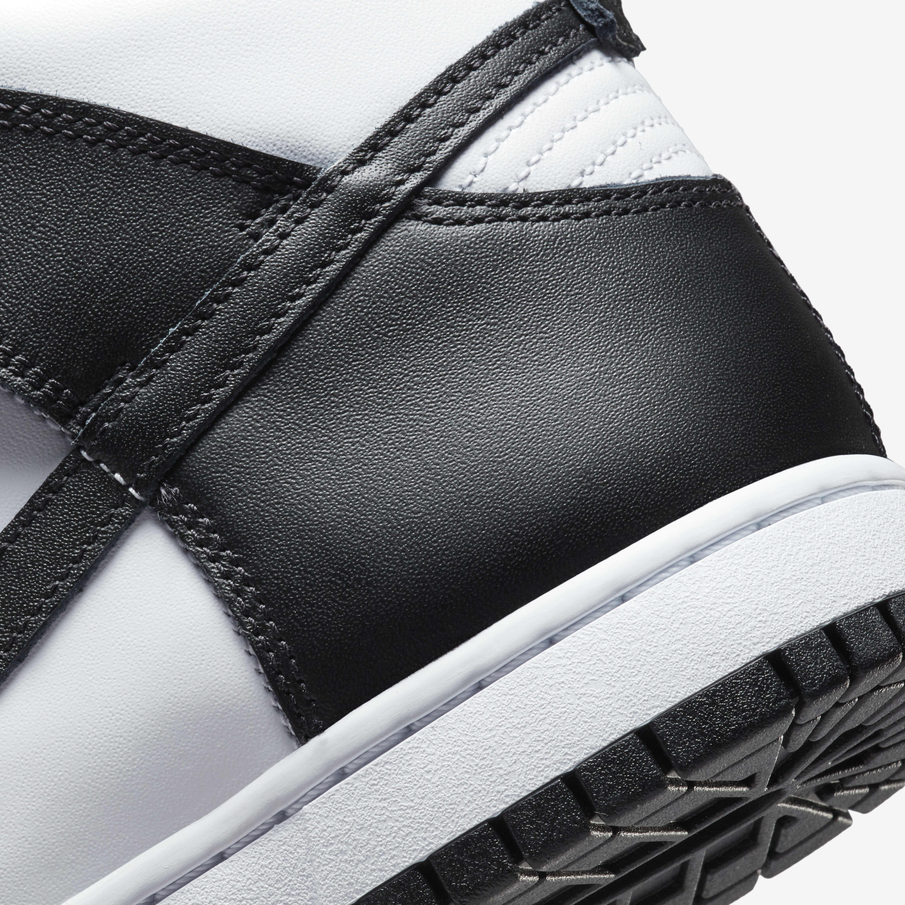 Buy Nike Dunk High Retro Men's Shoe - White/Total Orange/Black | Nike UAE  Official