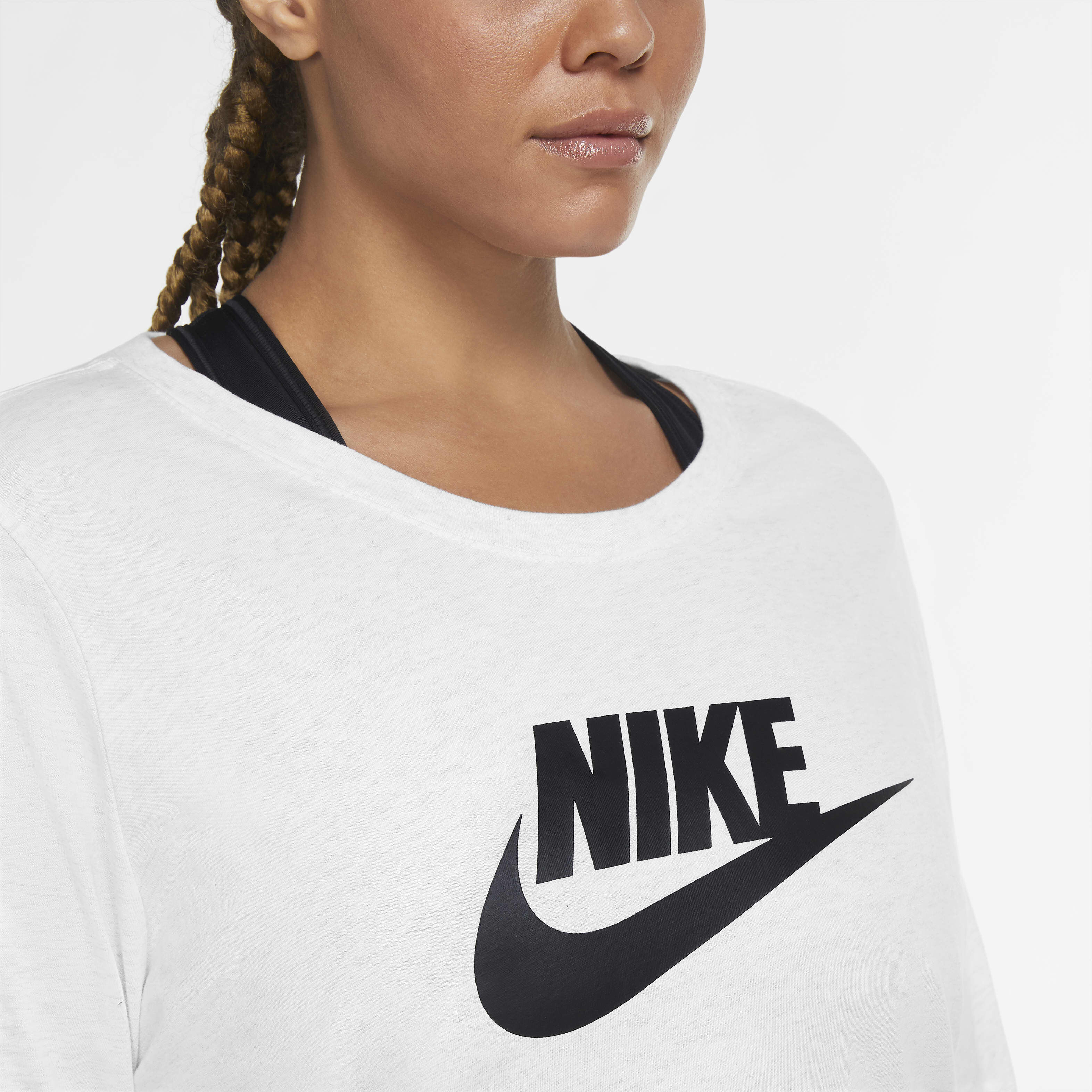Nike Sportswear Essential image number 2