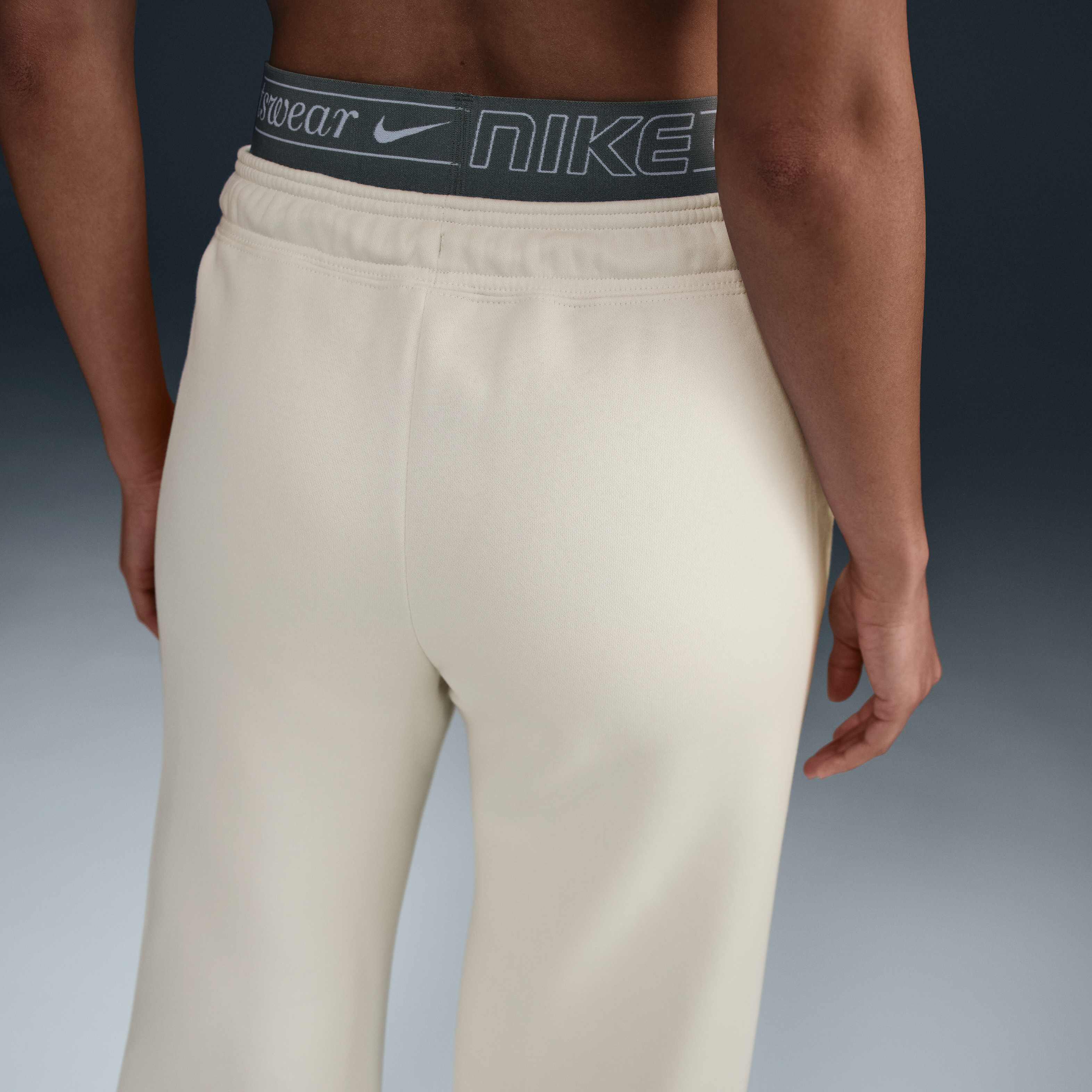 نايكي سبورتسوير فينيكس فليس image number 2