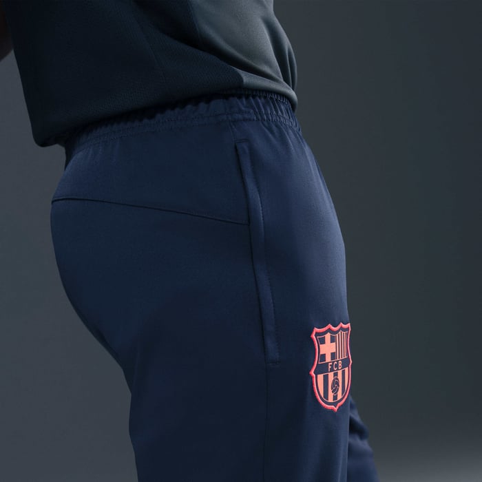 F.C. Barcelona Strike Third image number 6 F.C. Barcelona Strike Third image number 6