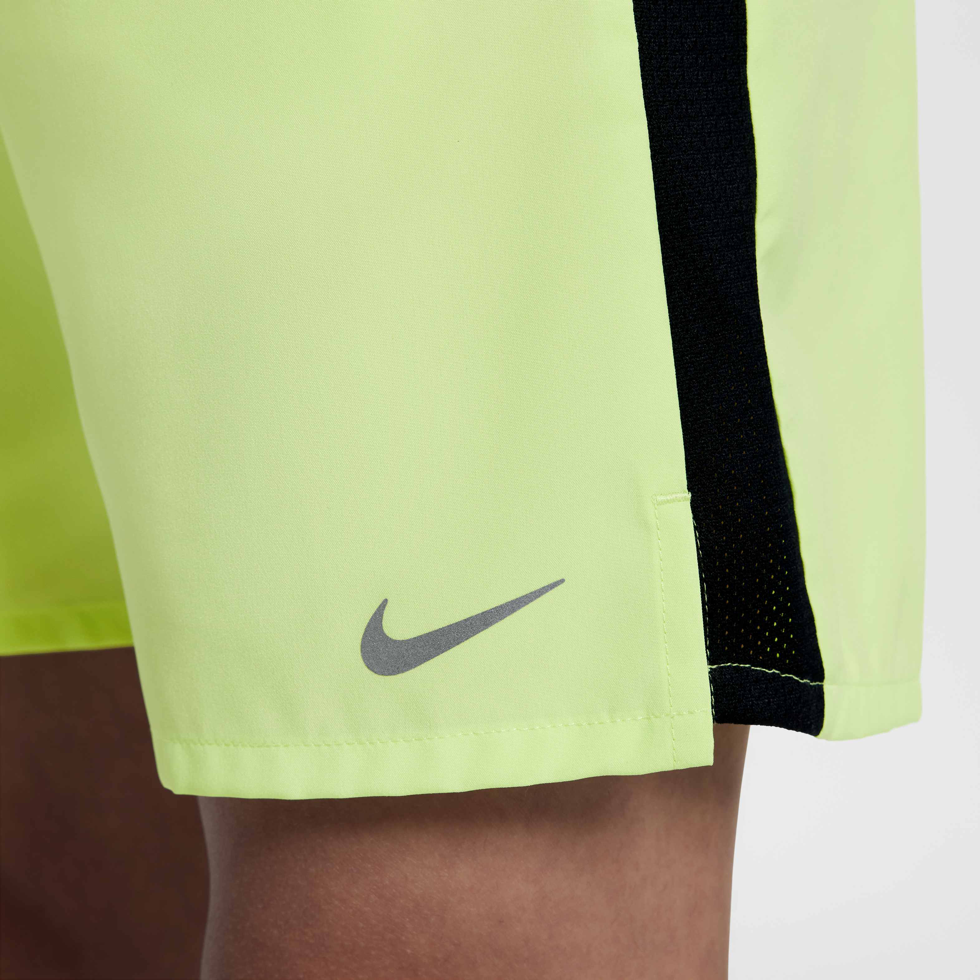 Nike Dri-FIT Challenger image number 5