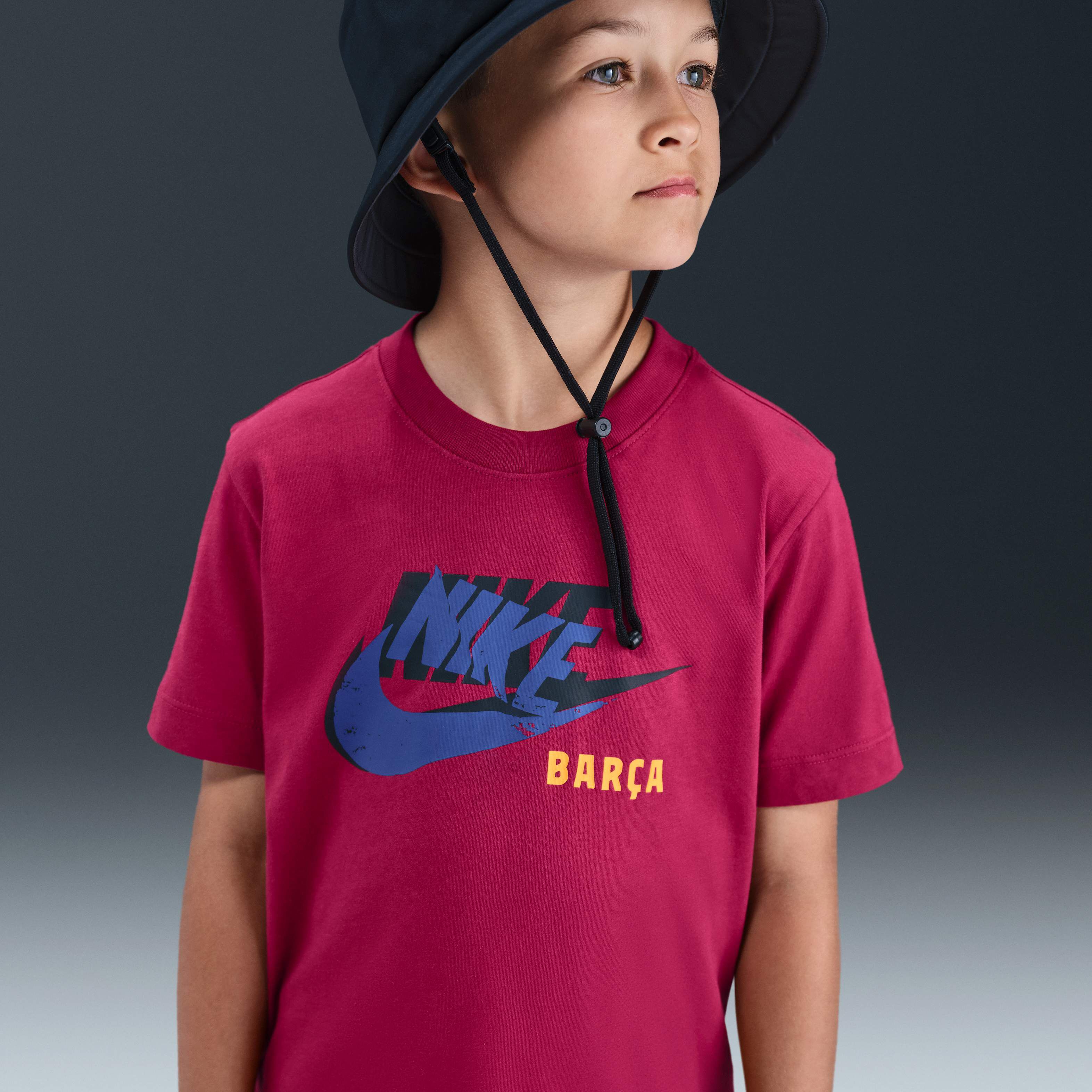 ブランド購入サイト Buy F.C. Barcelona Older Kids' Nike Football T-Shirt - Noble ウェア