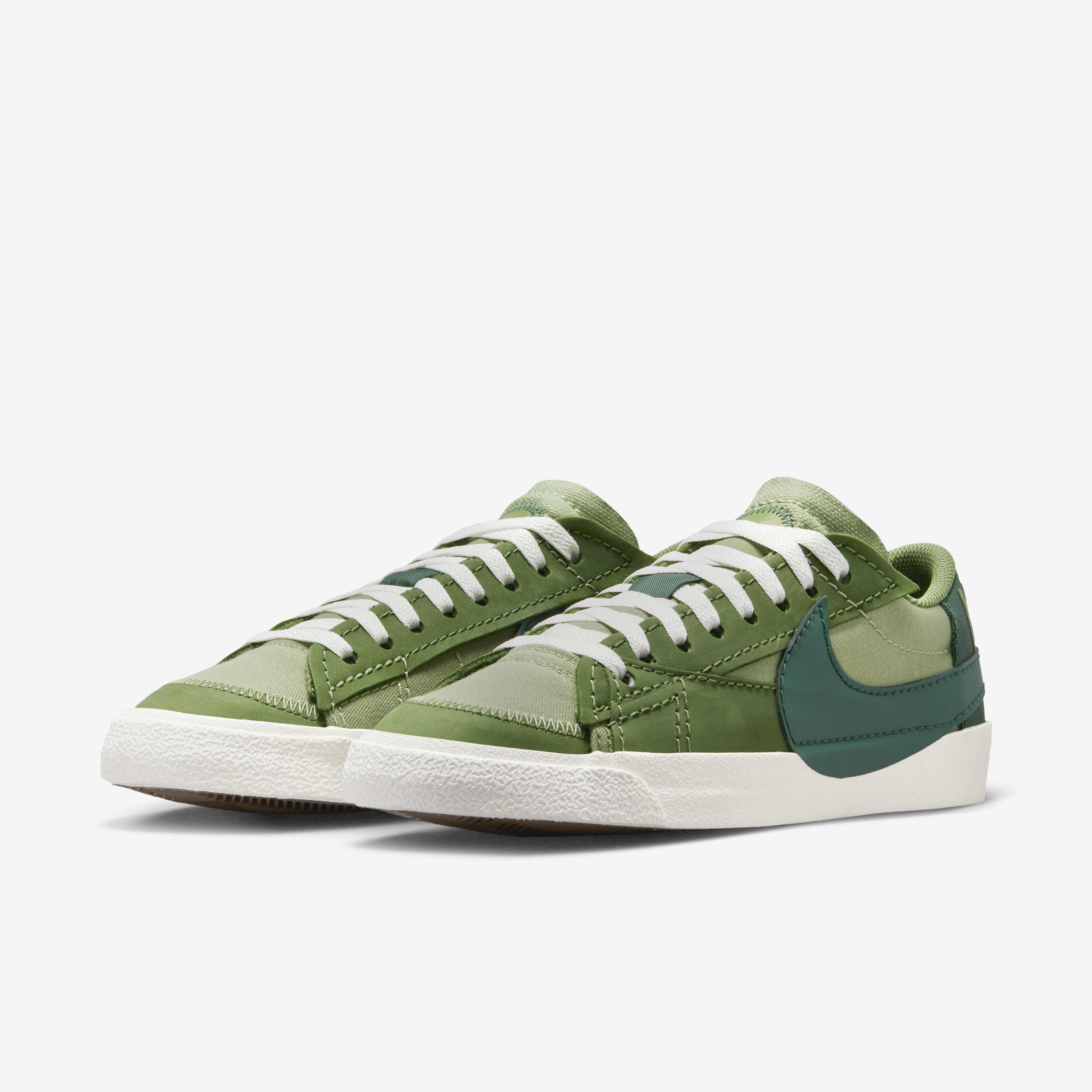 Nike Blazer Low '77 Jumbo image number 4