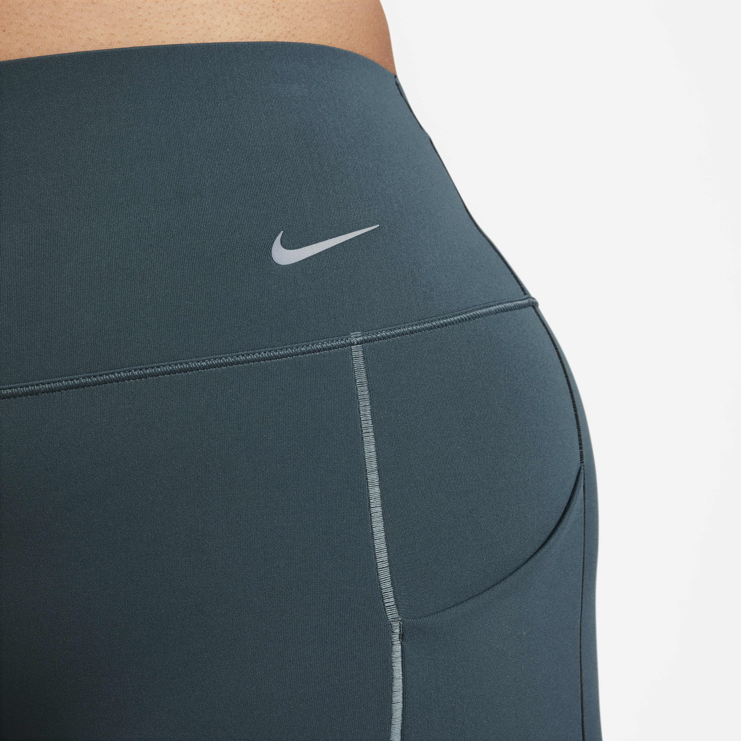 نايكي يونيفرسا image number 4