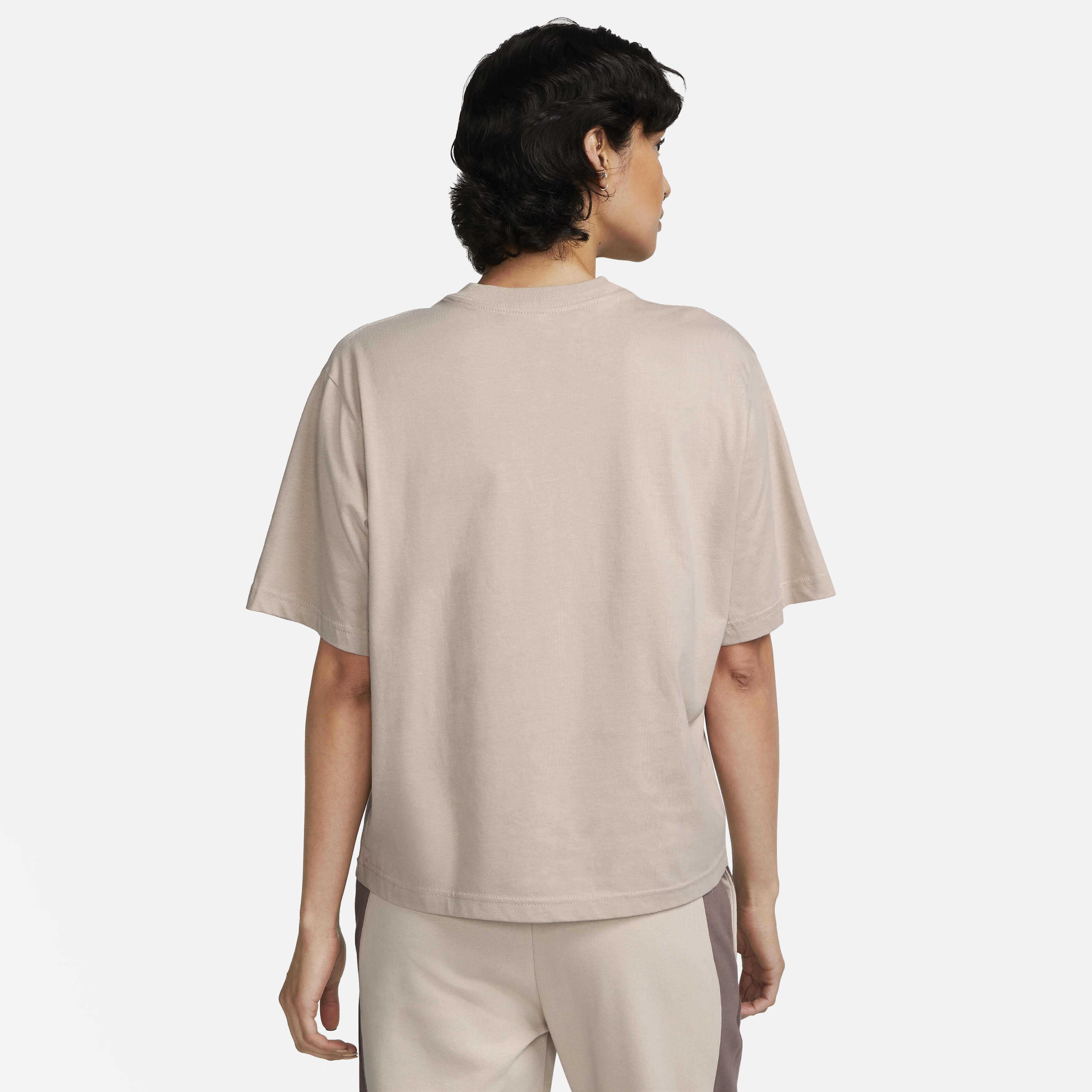 نايكي سبورتسوير image number 1