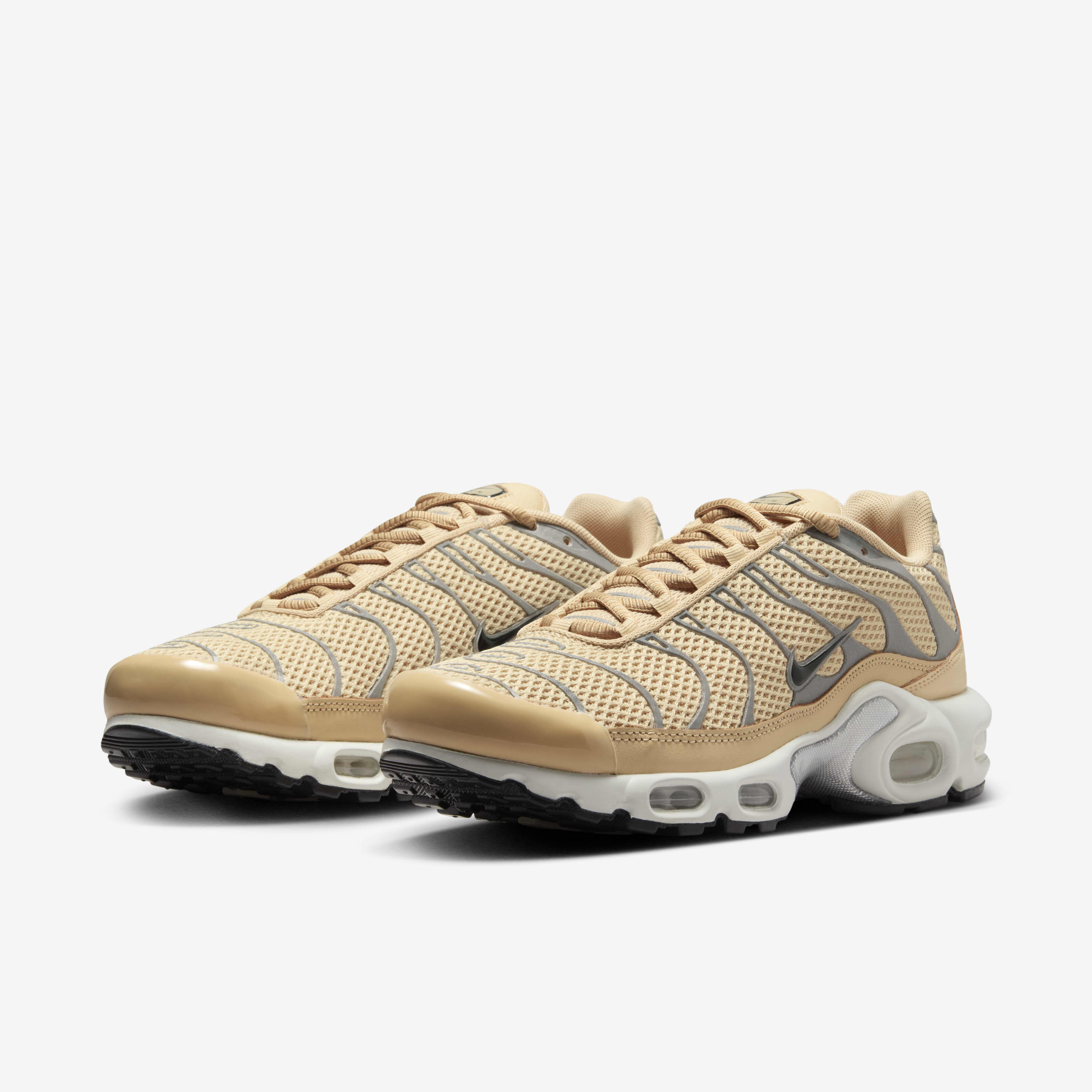 Nike Air Max Plus image number 4