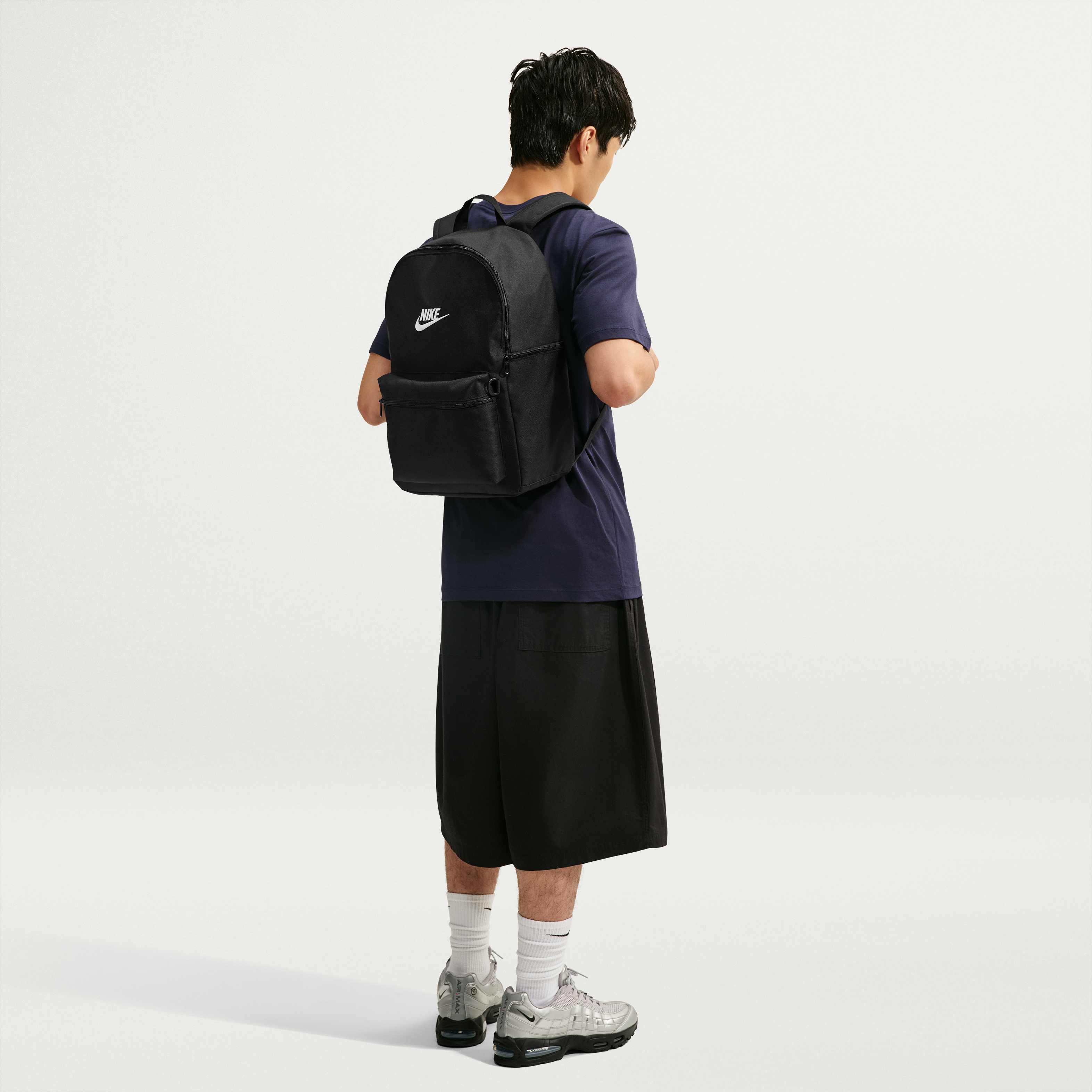Nike Heritage image number 8
