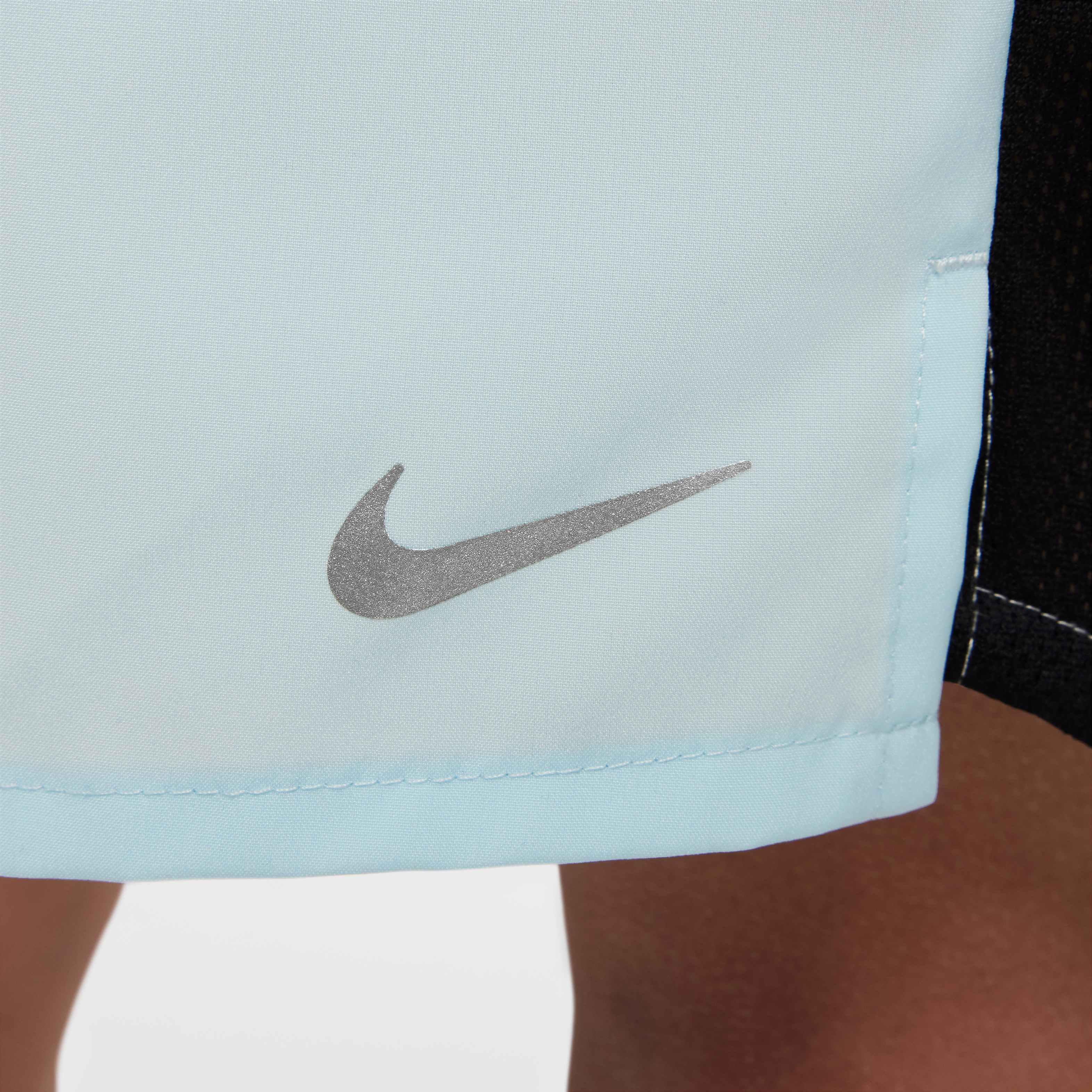 Nike Dri-FIT Challenger image number 7