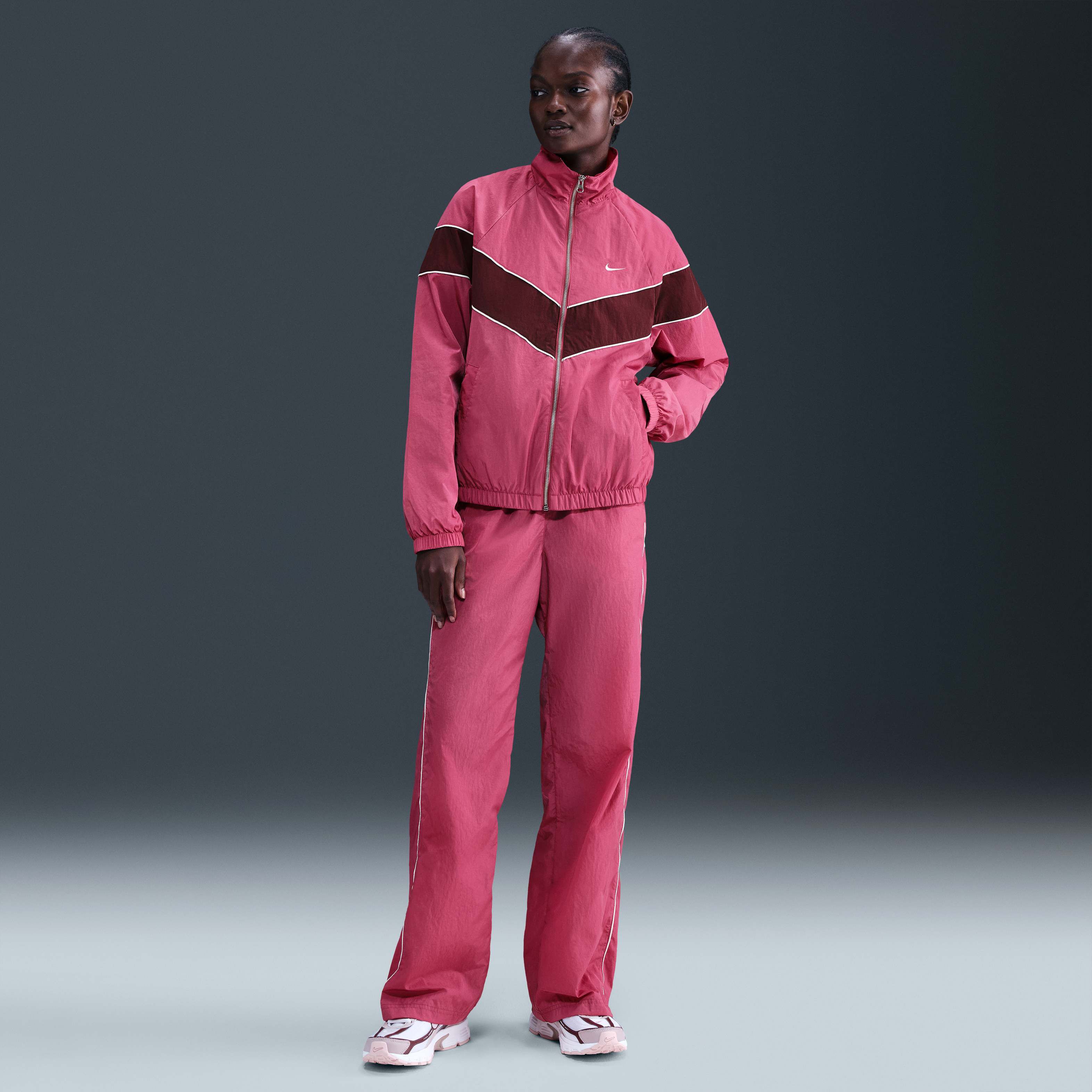 Nike Windrunner image number 3