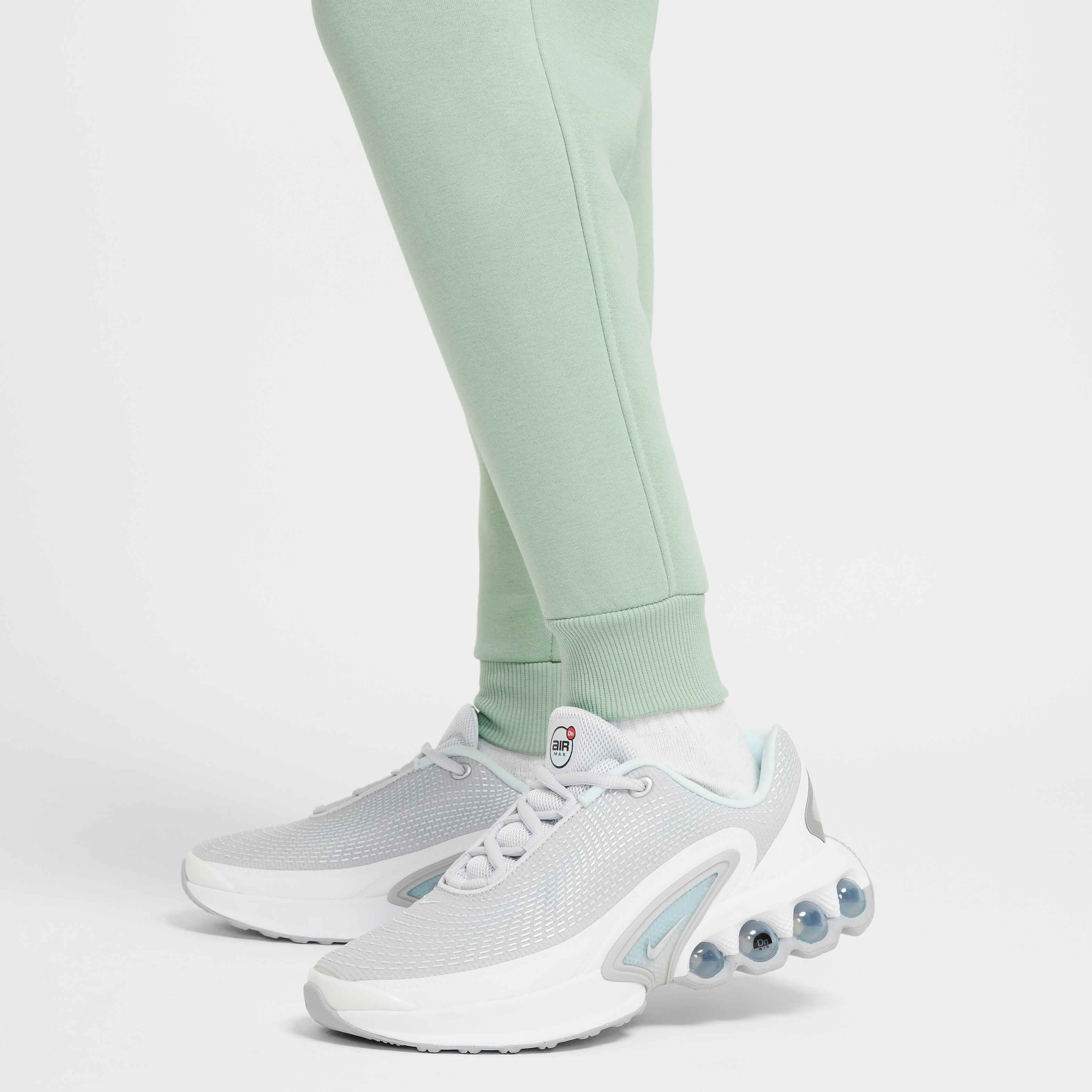 نايكي سبورتسوير كلوب فليس image number 5