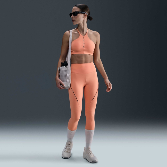 Nike One image number 0 Nike One image number 0