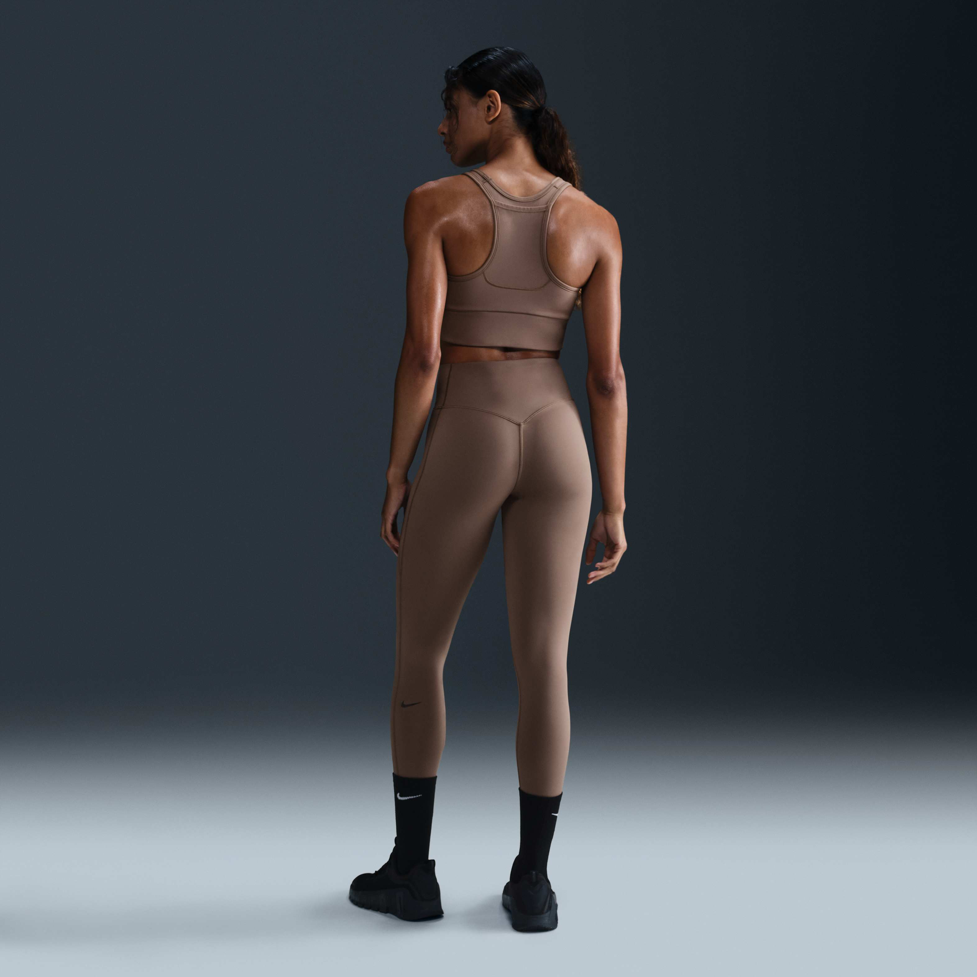 نايكي يونيفيرسا image number 3