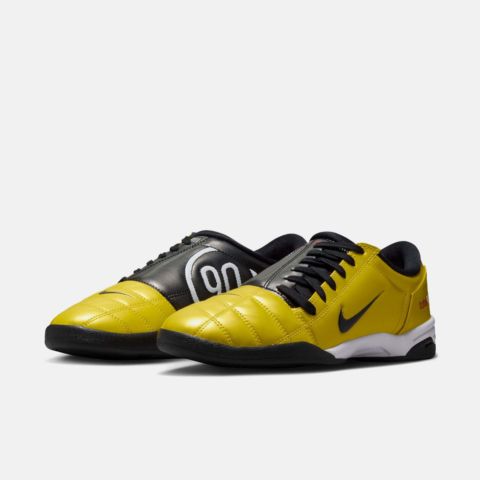 Nike Total90 image number 2