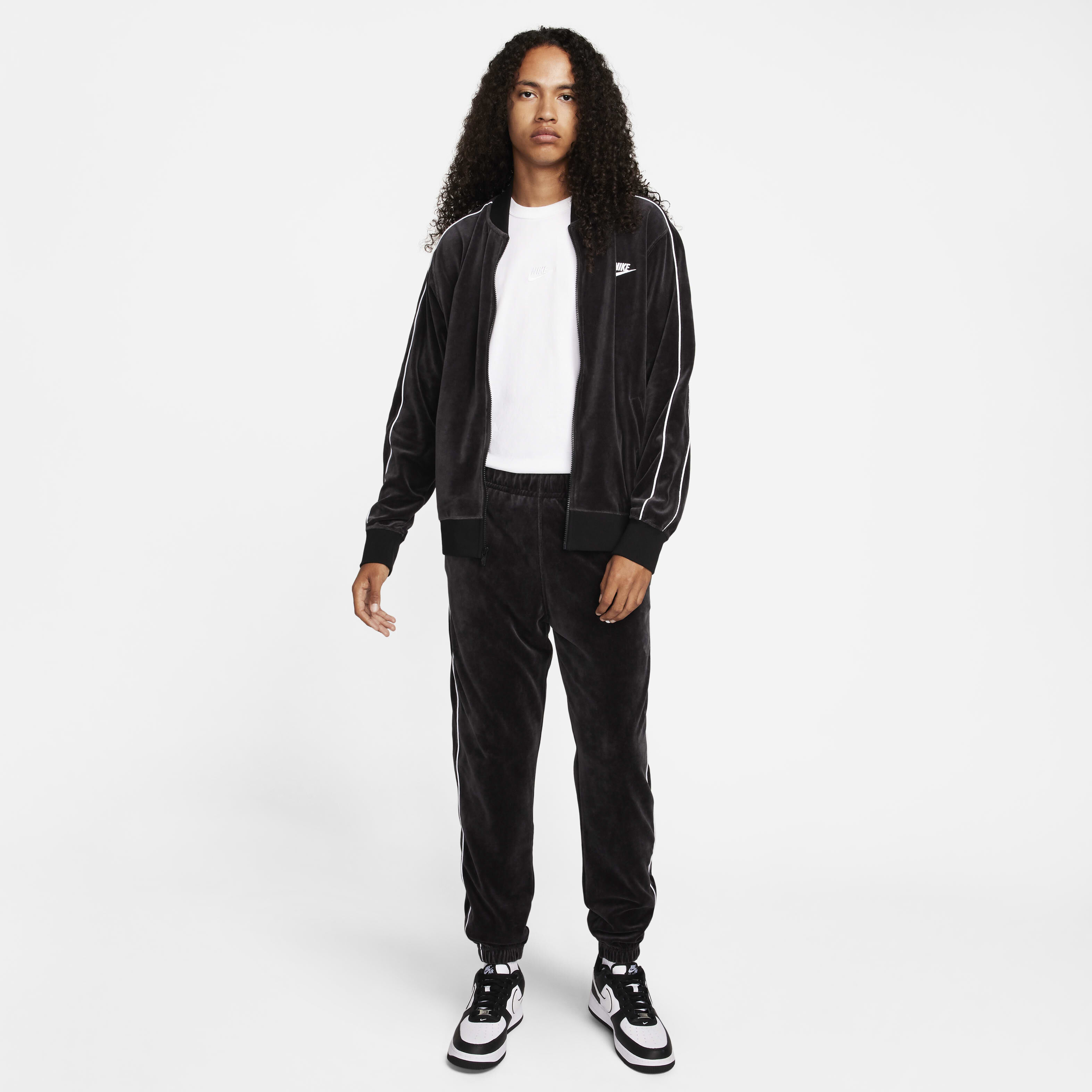 Nike Sportswear Club