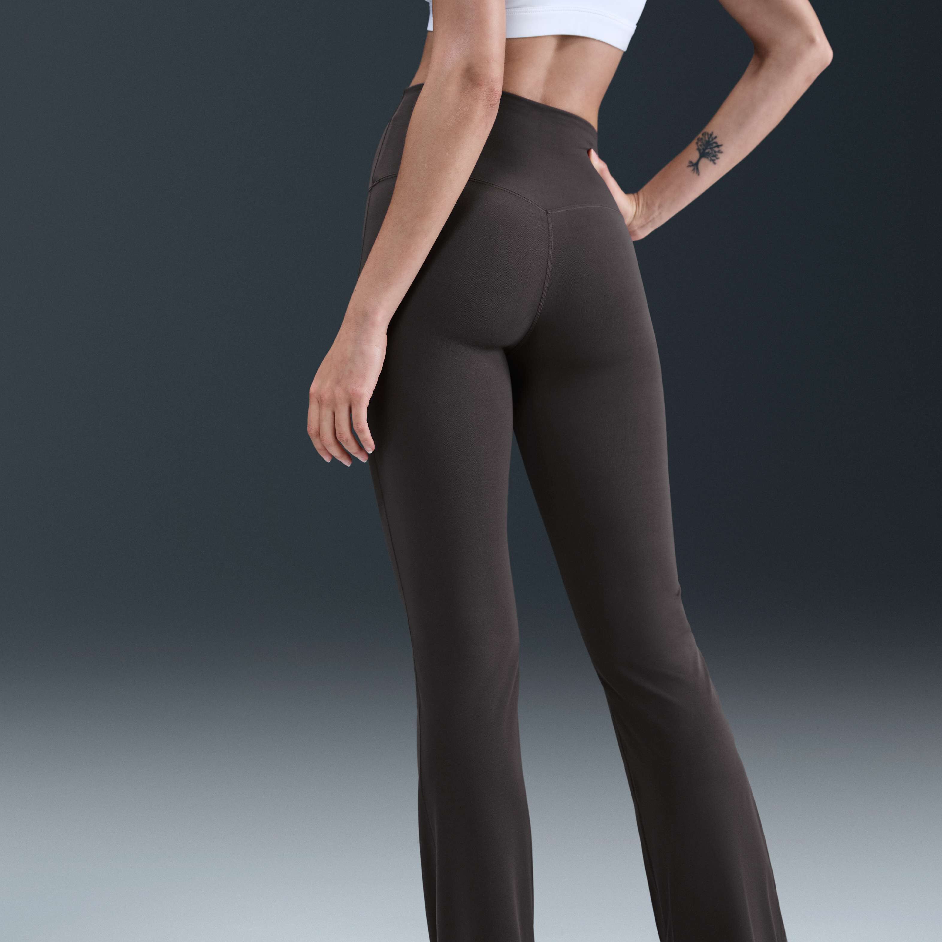 Nike Zenvy image number 2