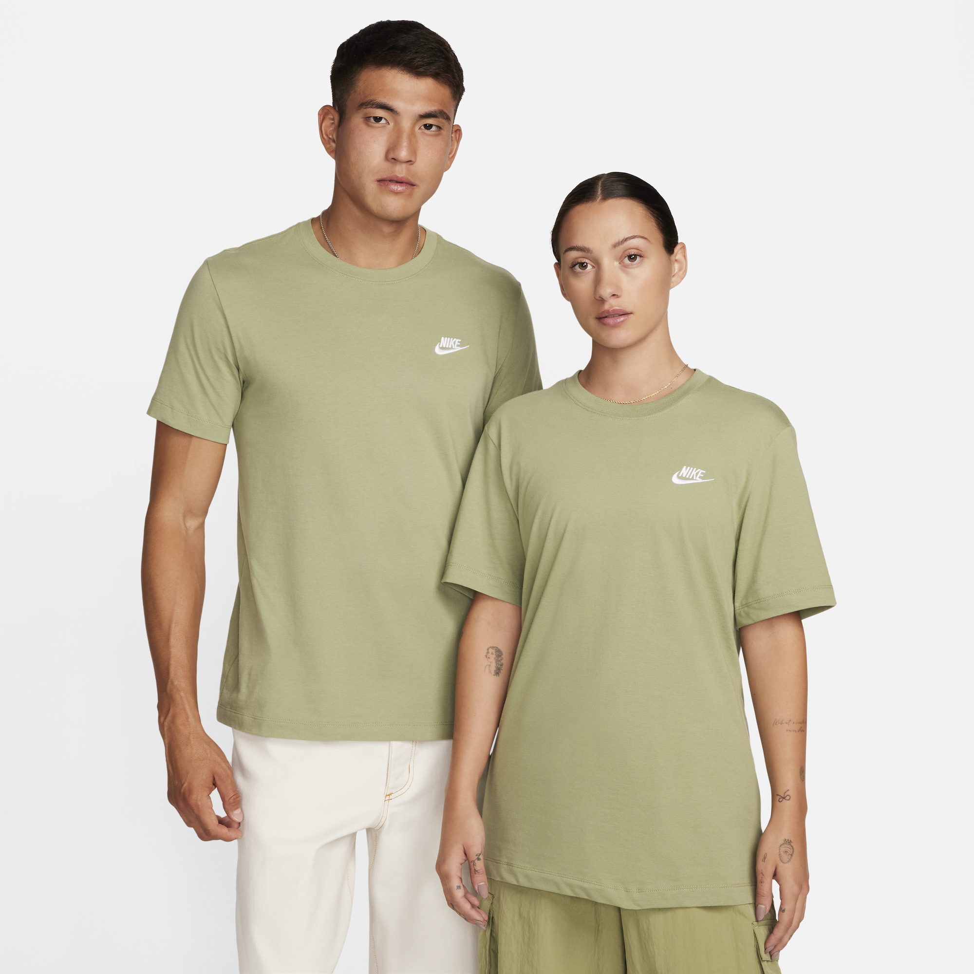 Nike sportswear men's top club embroidered futura tee