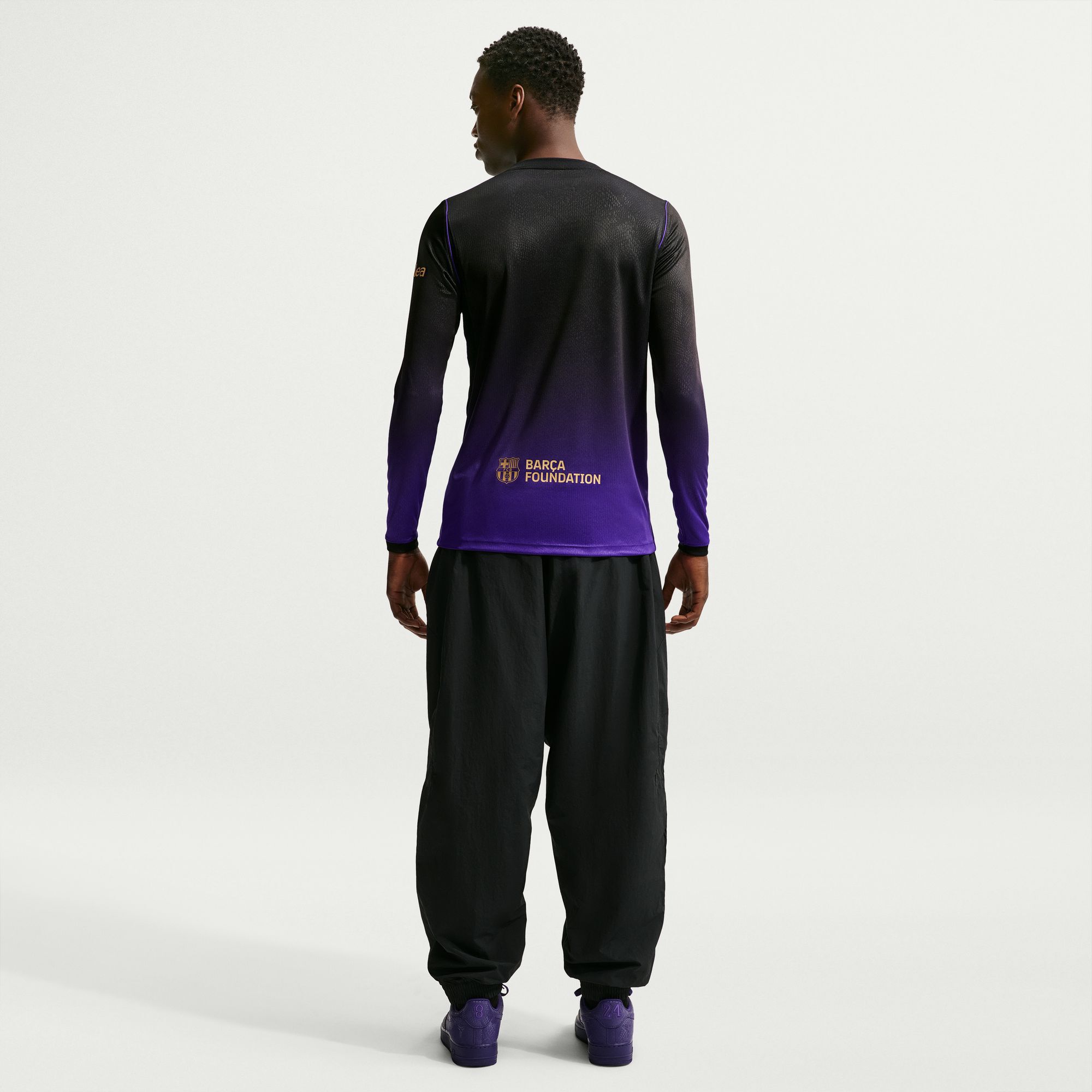 F.C. Barcelona 2026/27 Stadium Away image number 2