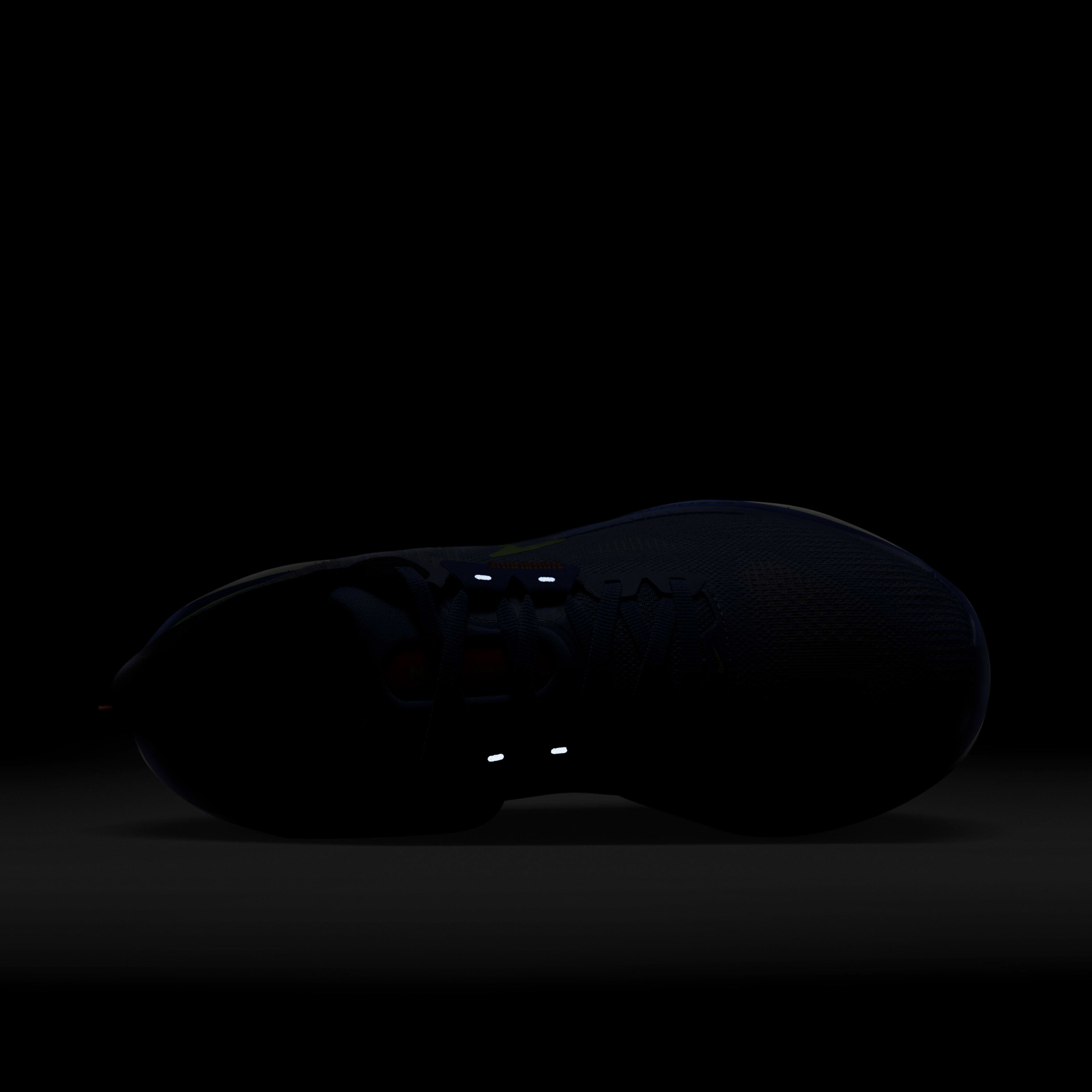 Nike Vomero 17 image number 8