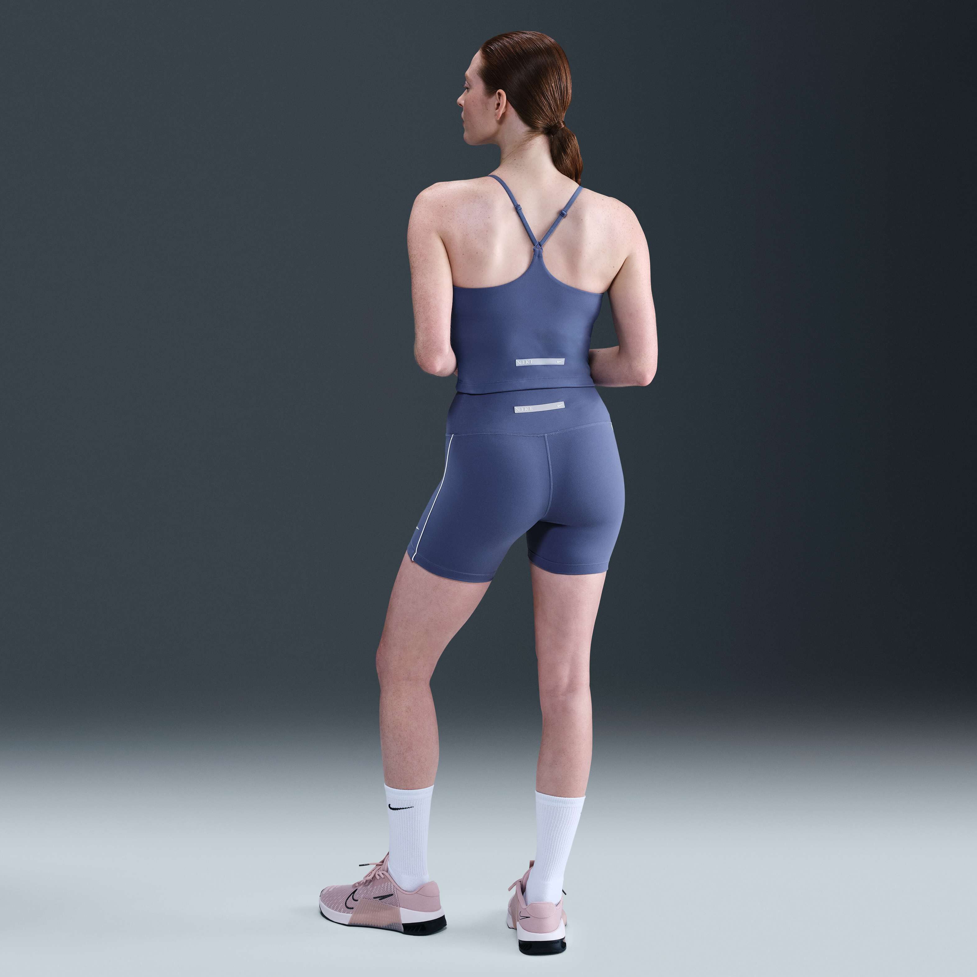 نايكي وان image number 3