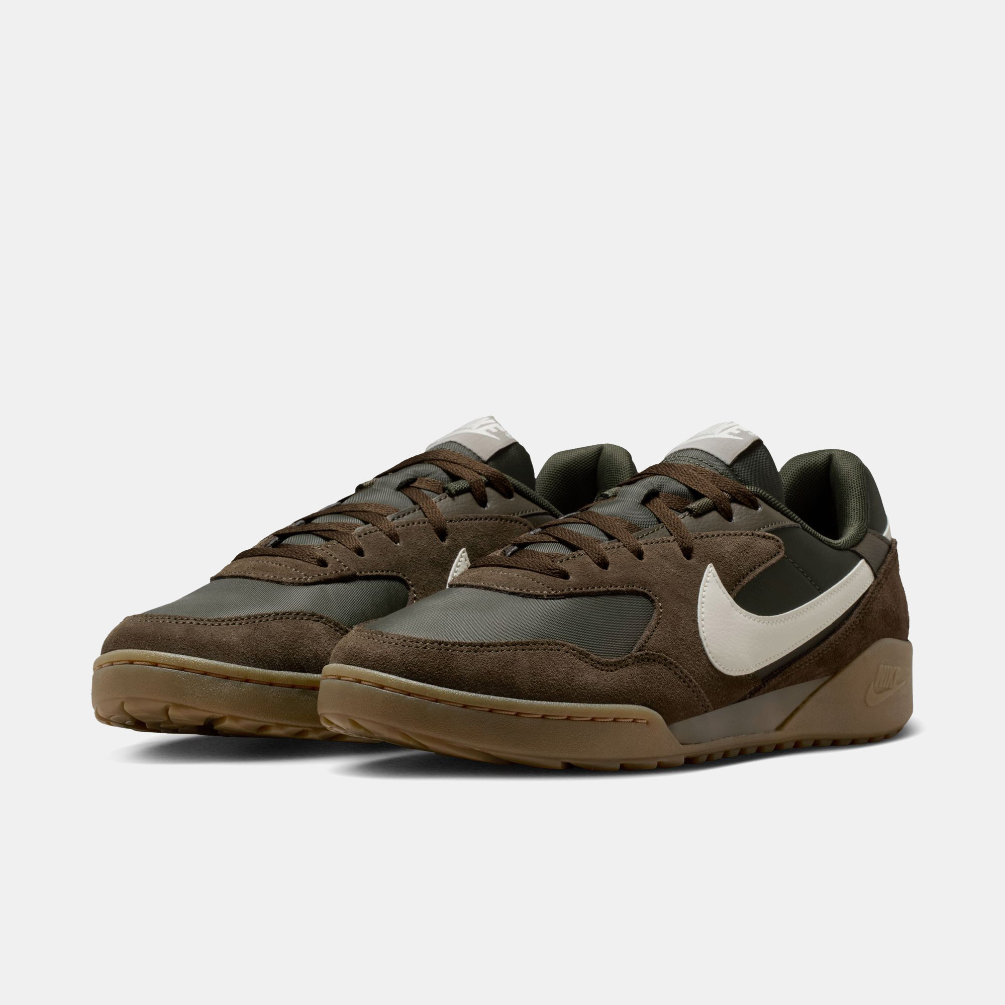 Nike Terra Manta Suede image number 2