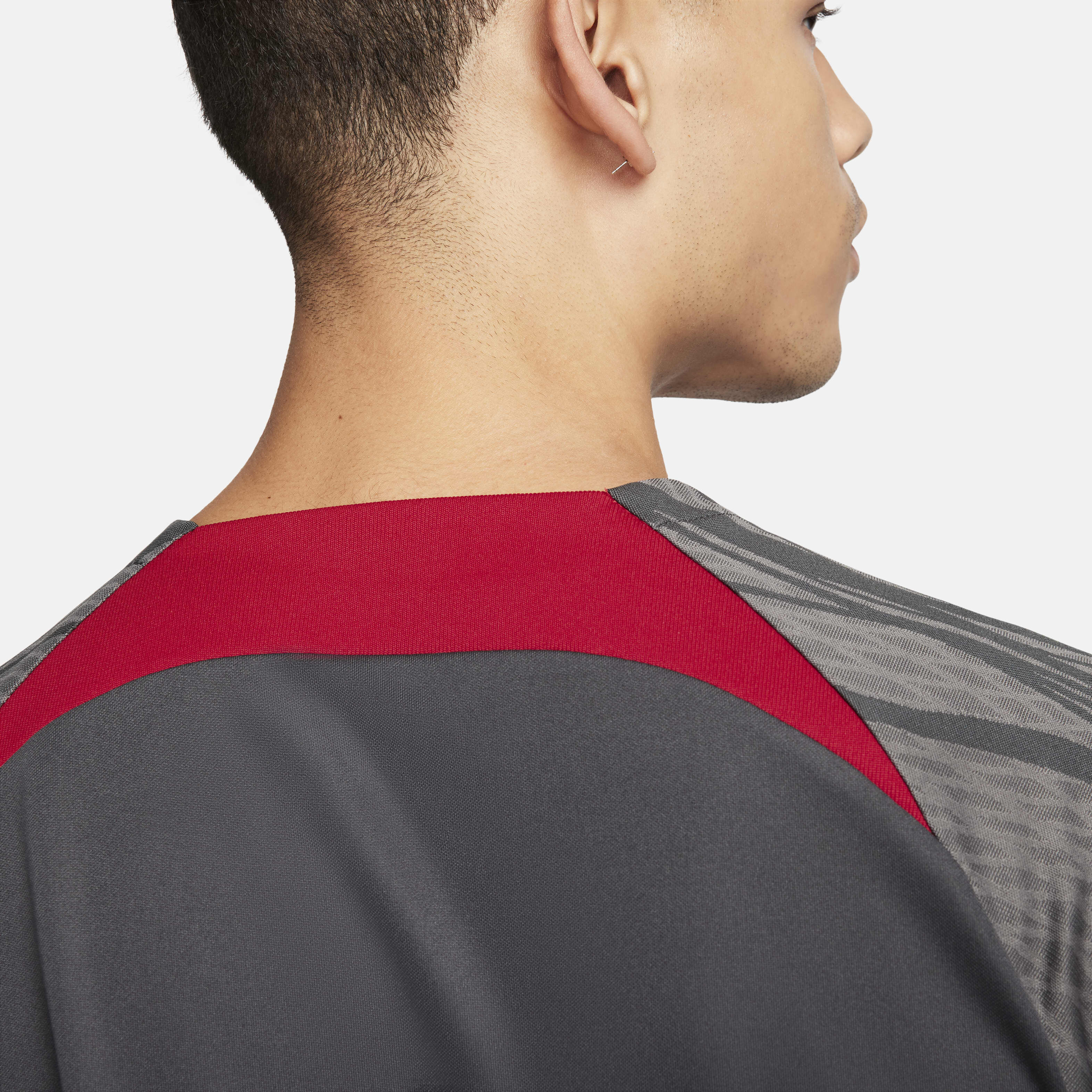 Liverpool F.C. Strike image number 6