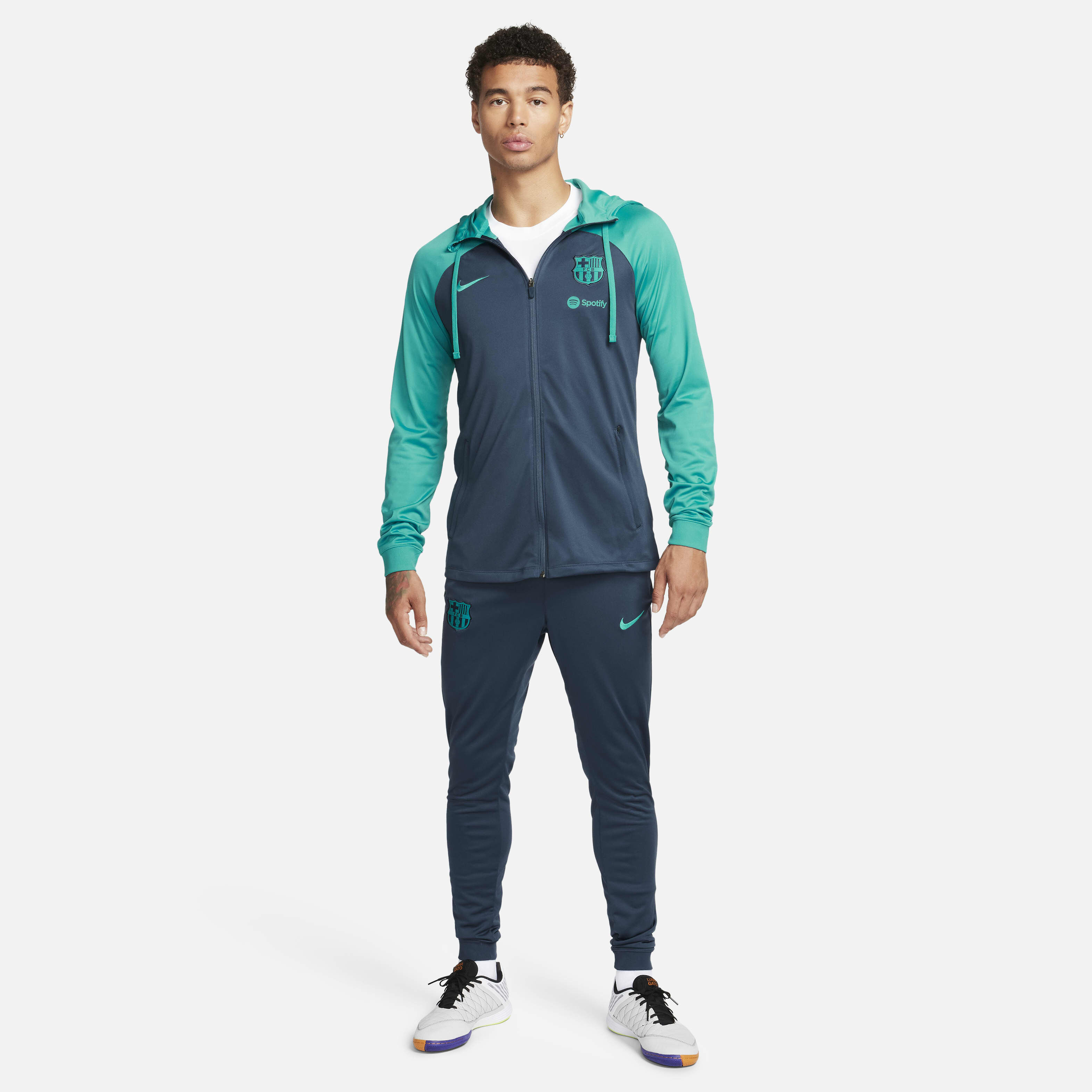 F.C. برشلونة سترايك image number 8