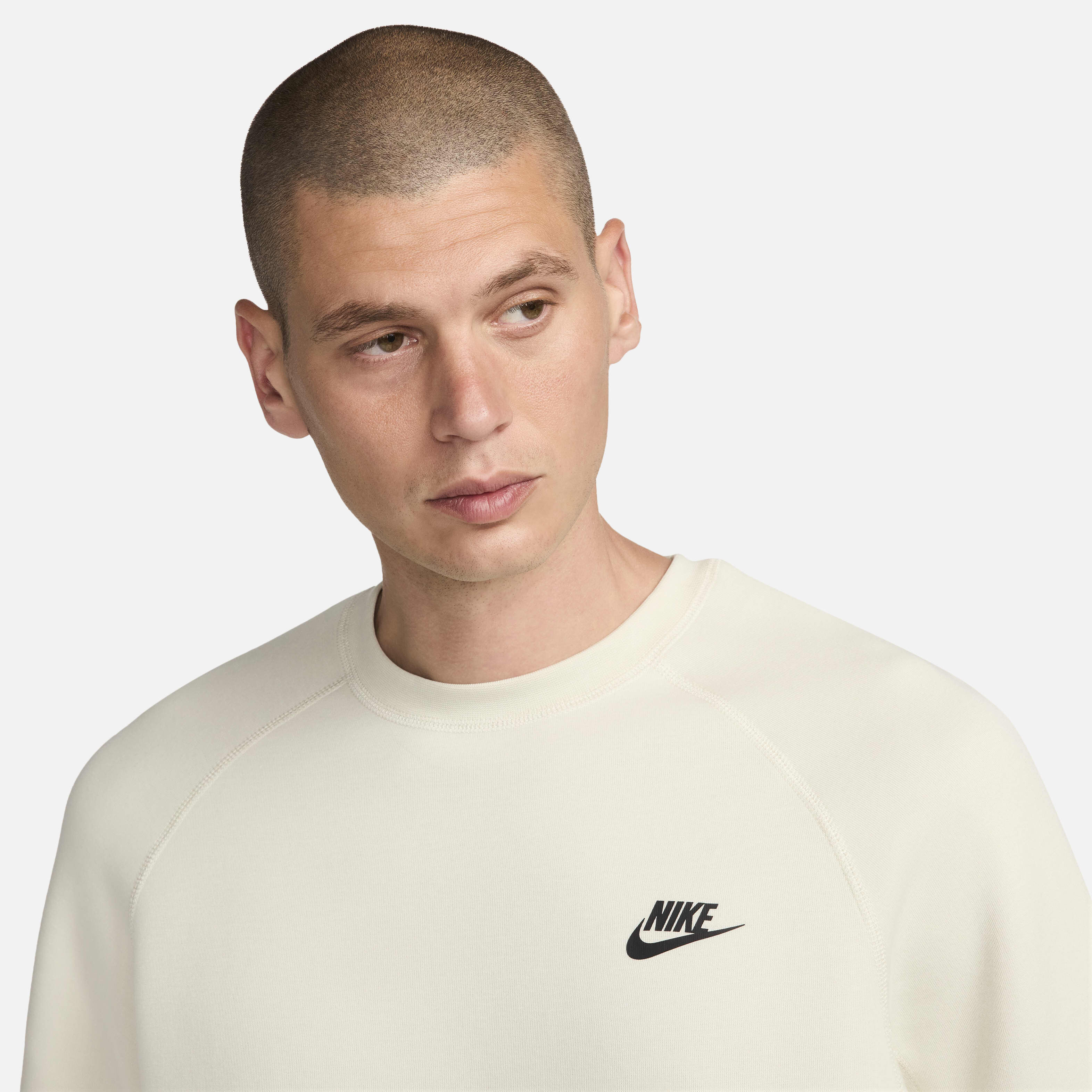 Nike Sportswear Tech Fleece image number 2