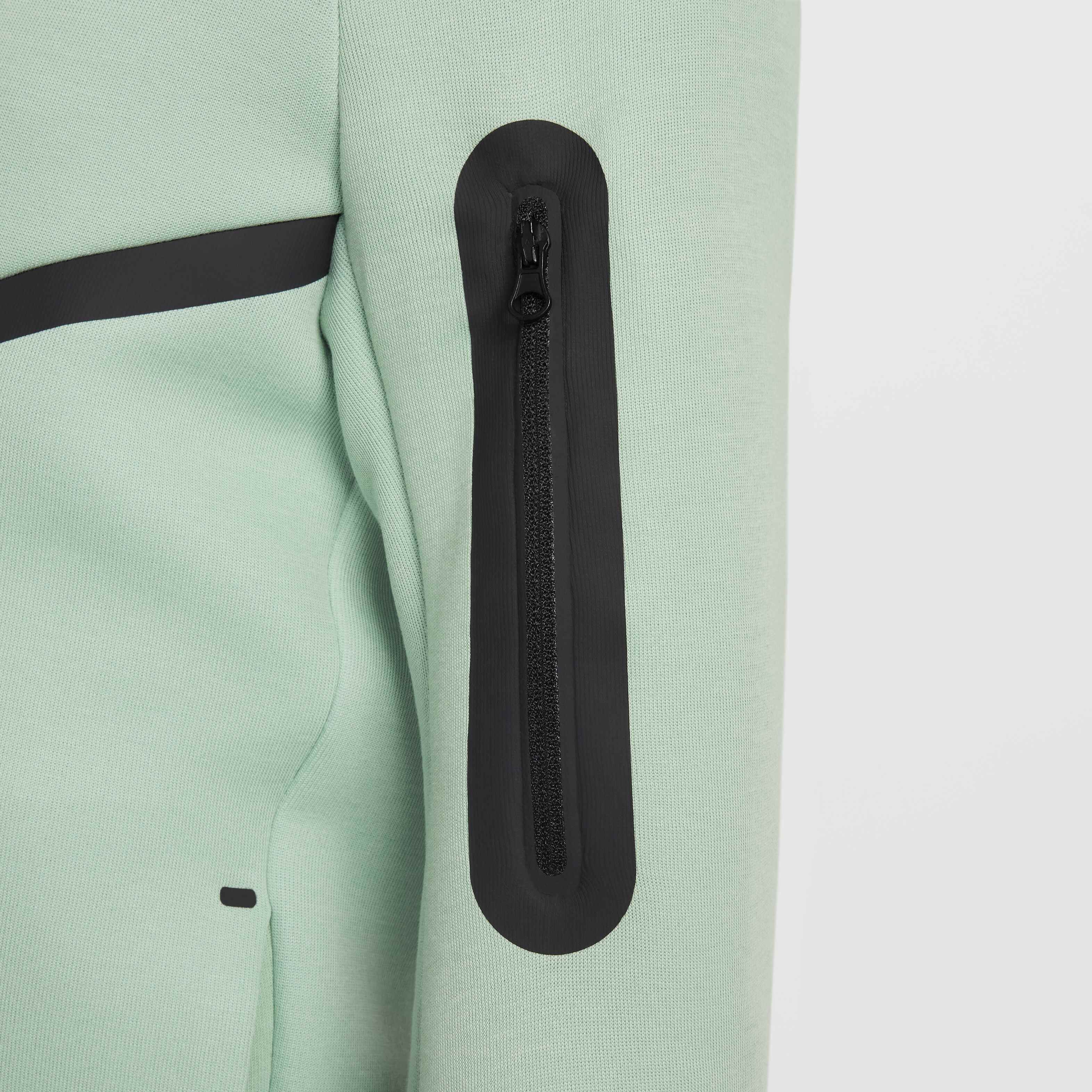 Nike Sportswear Tech Fleece image number 4