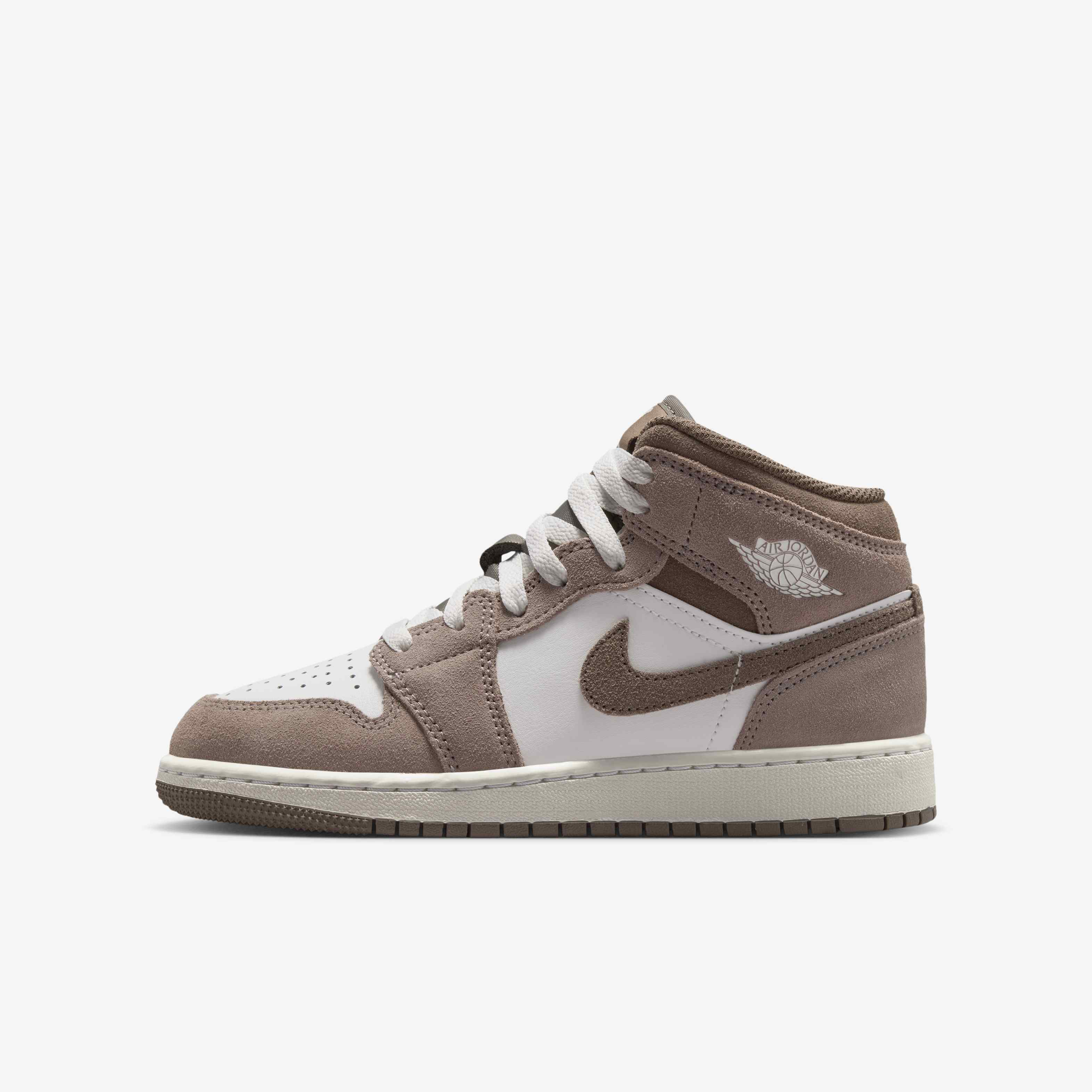 Air Jordan 1 Mid image number 0