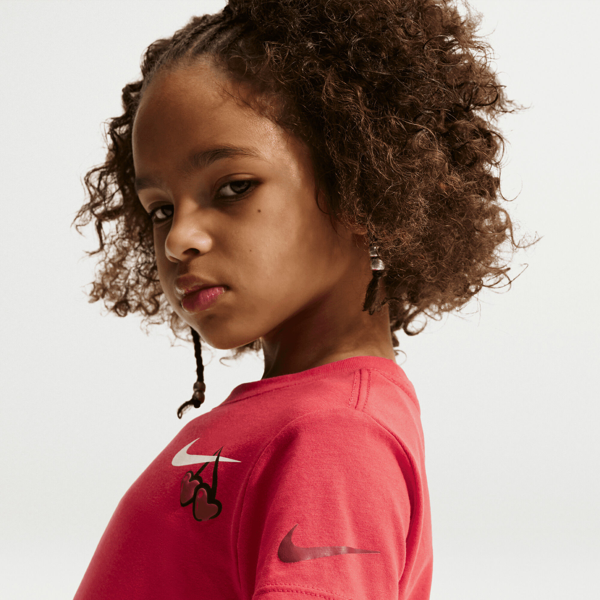 نايكي تشيري image number 3