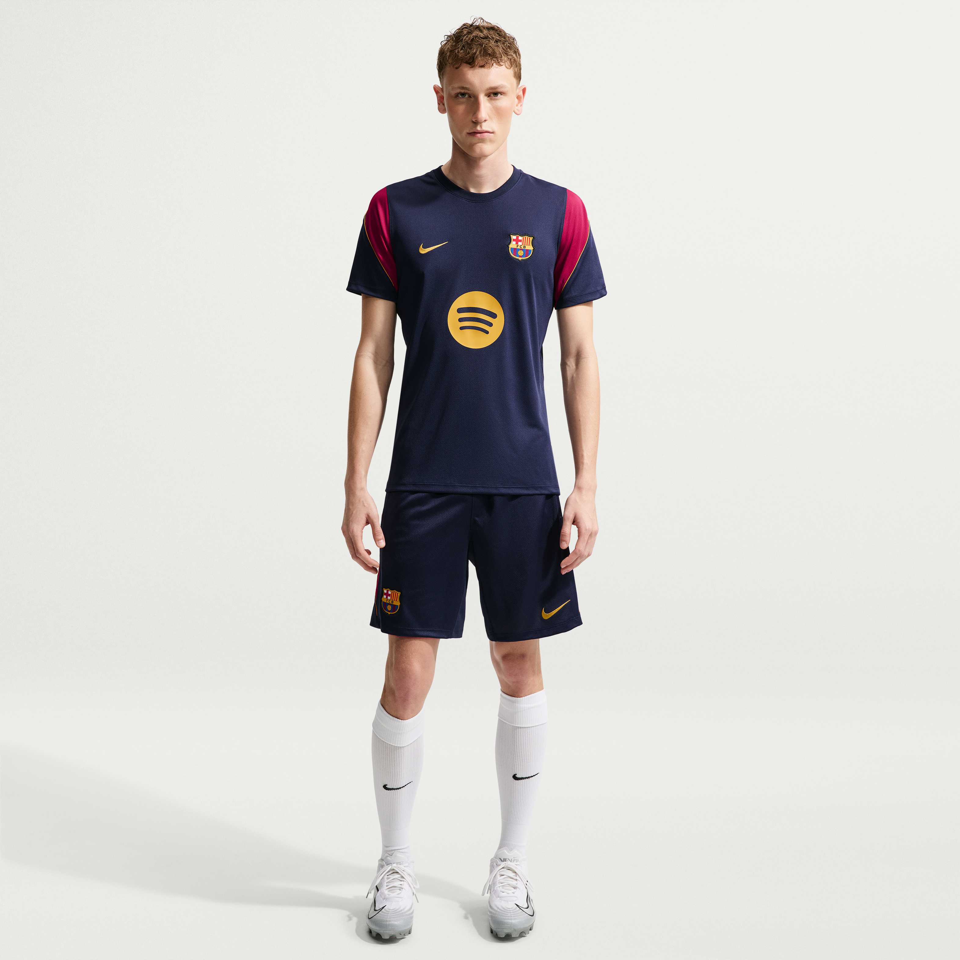 F.C. Barcelona Strike image number 8