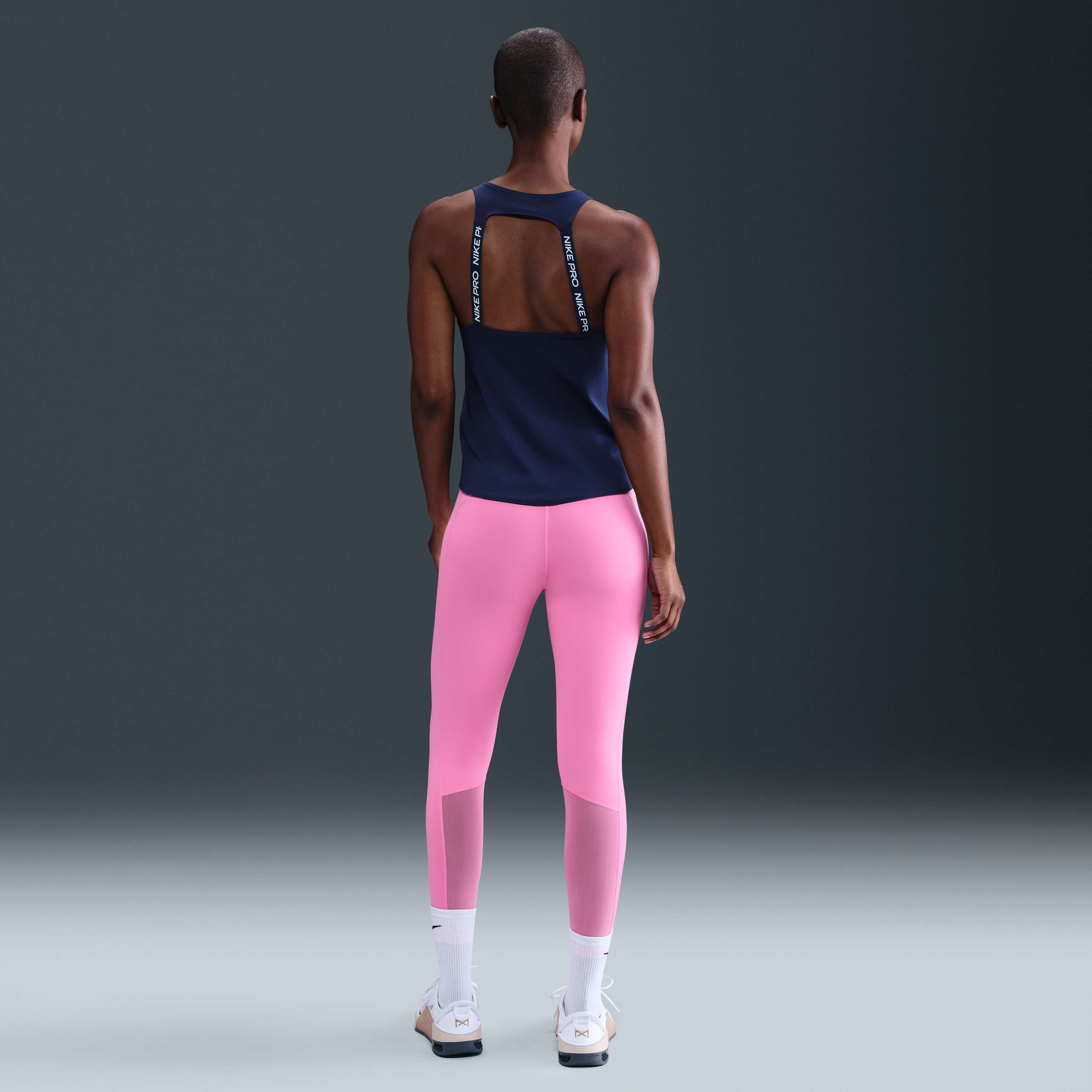 Nike Pro image number 4