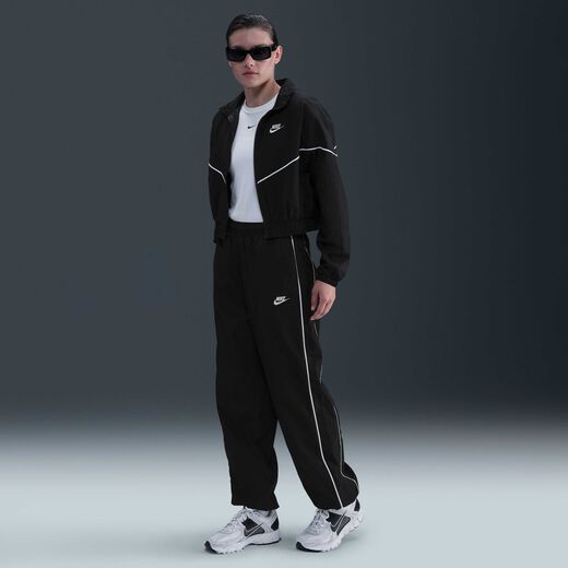 نايكي سبورتسوير ويندرانر