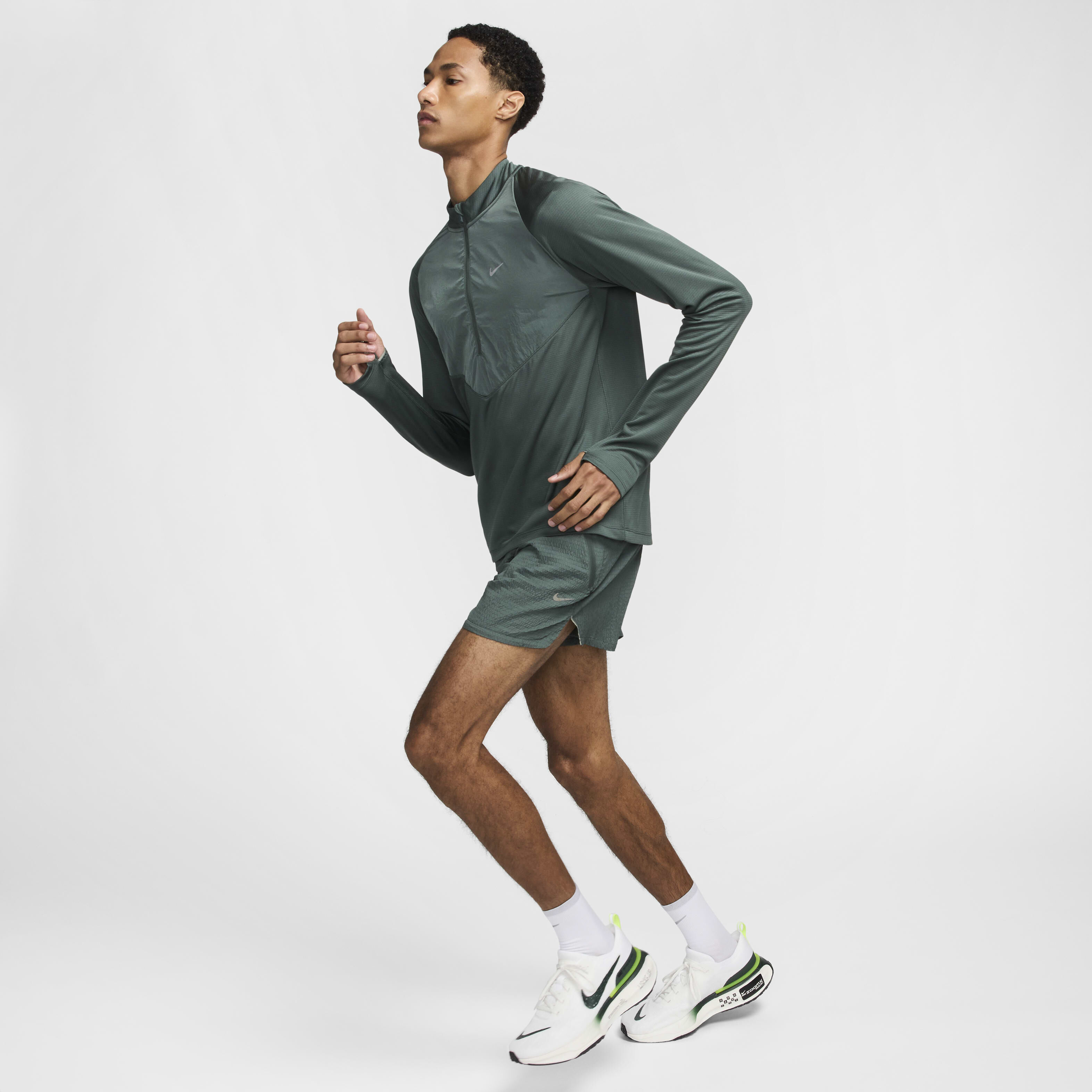 Nike Run Division image number 6