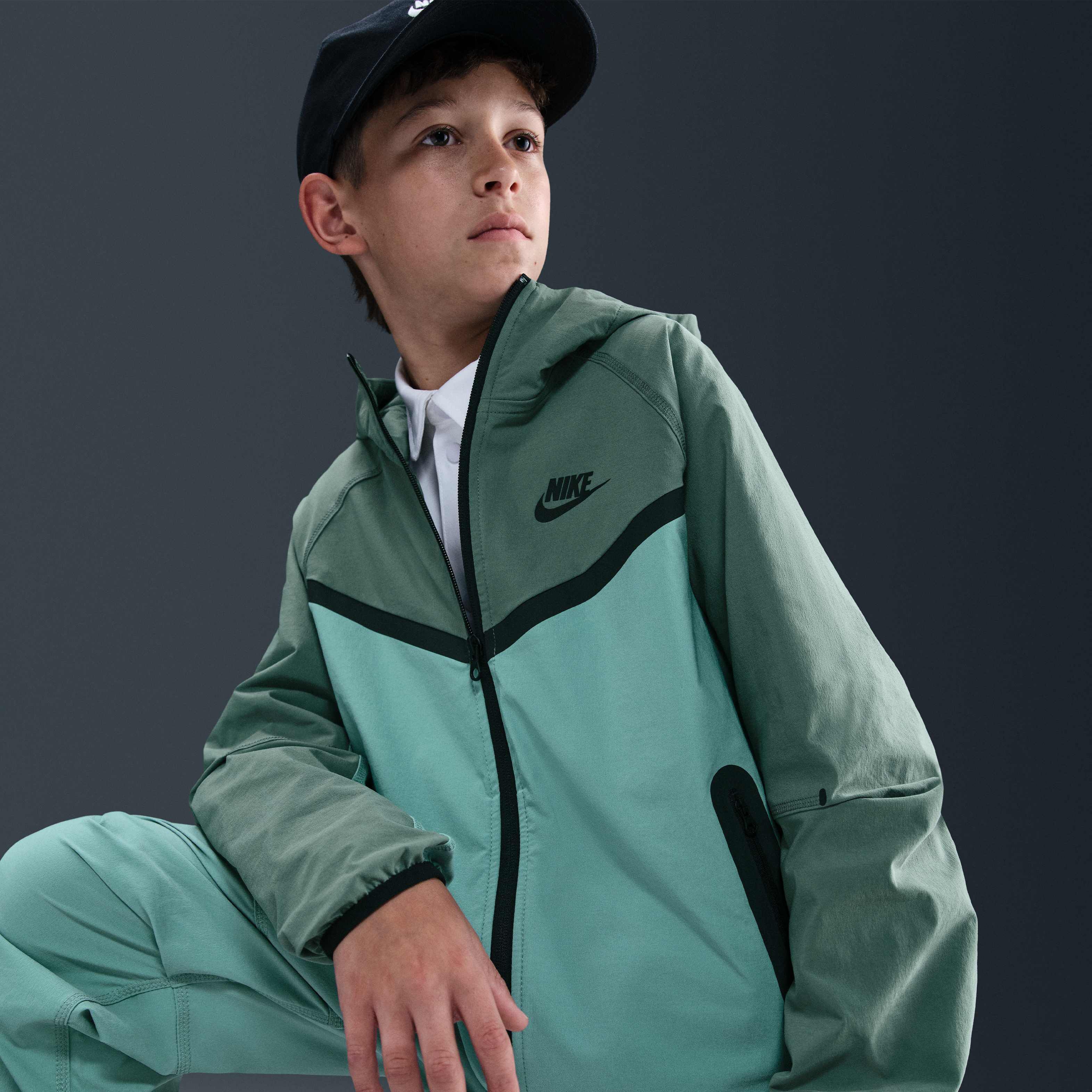 نايكي تك image number 2