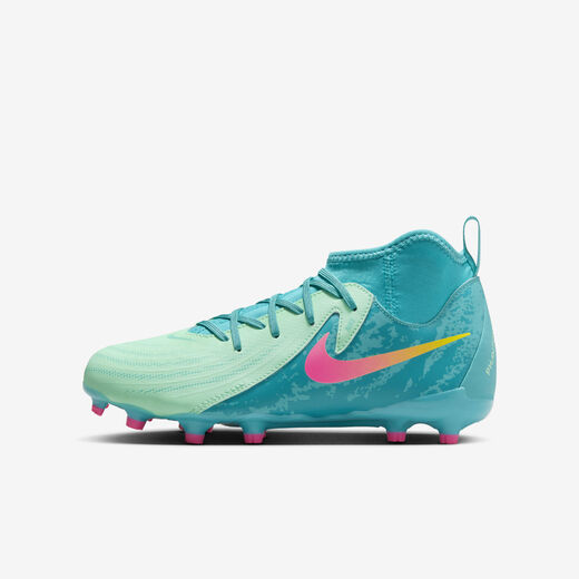 Check out the Latest Nike Football Shoes for Kids | Nike UAE