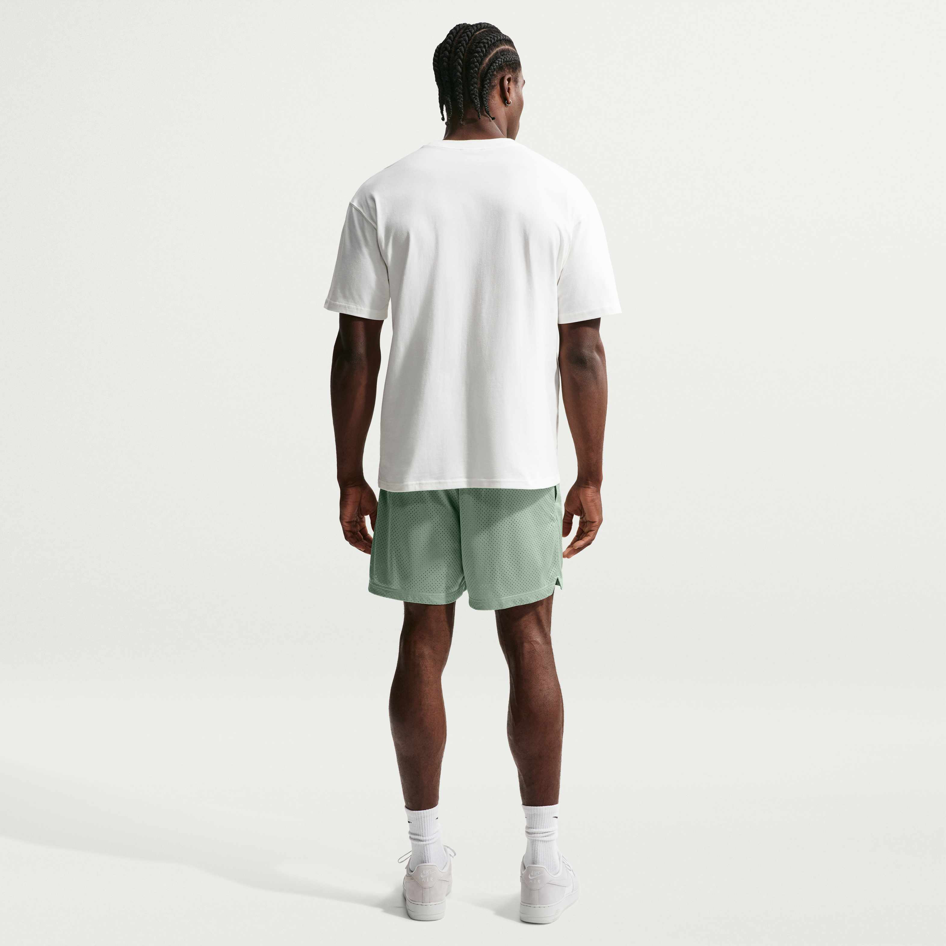 Nike Standard Issue image number 4