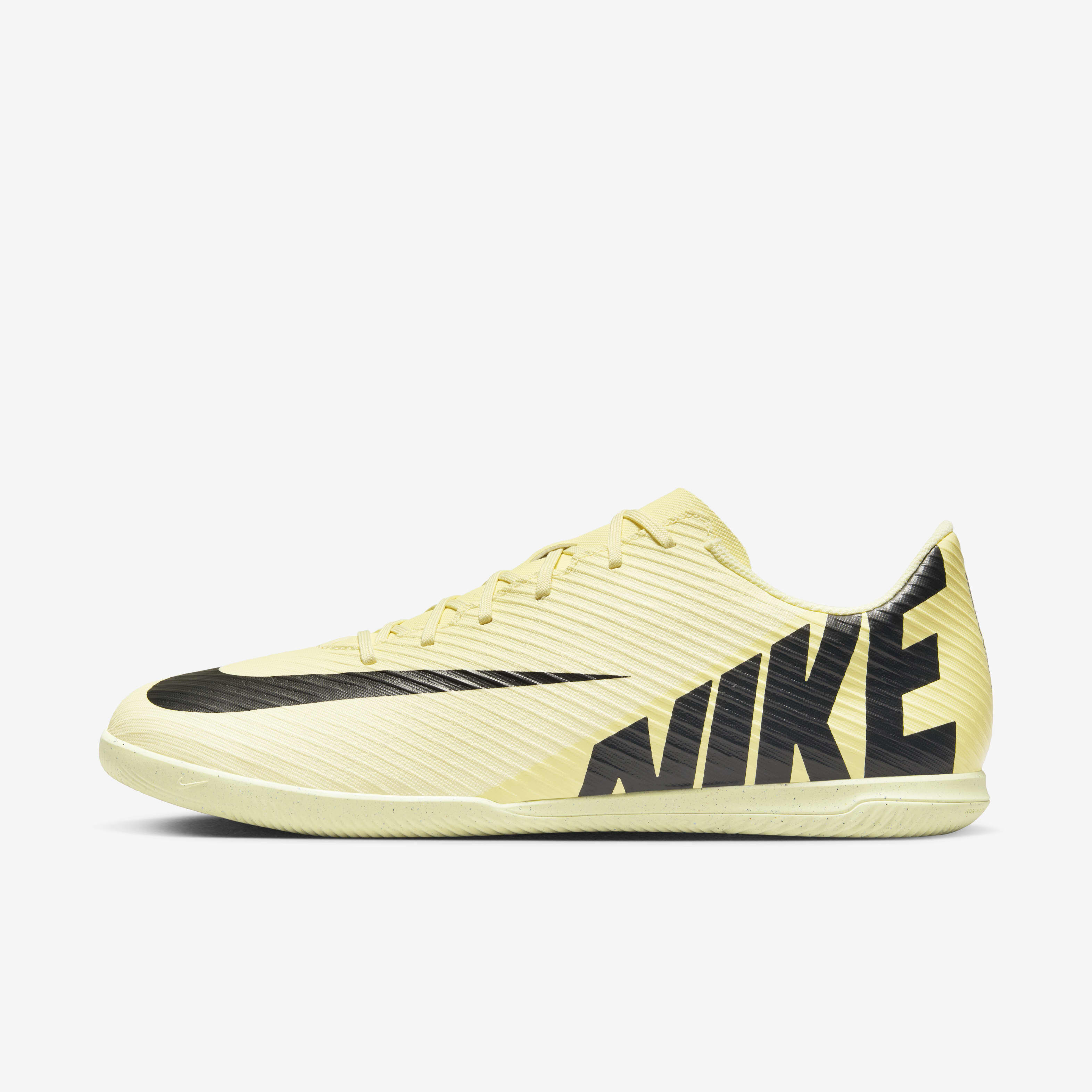 Yellow nike indoor soccer shoes discount