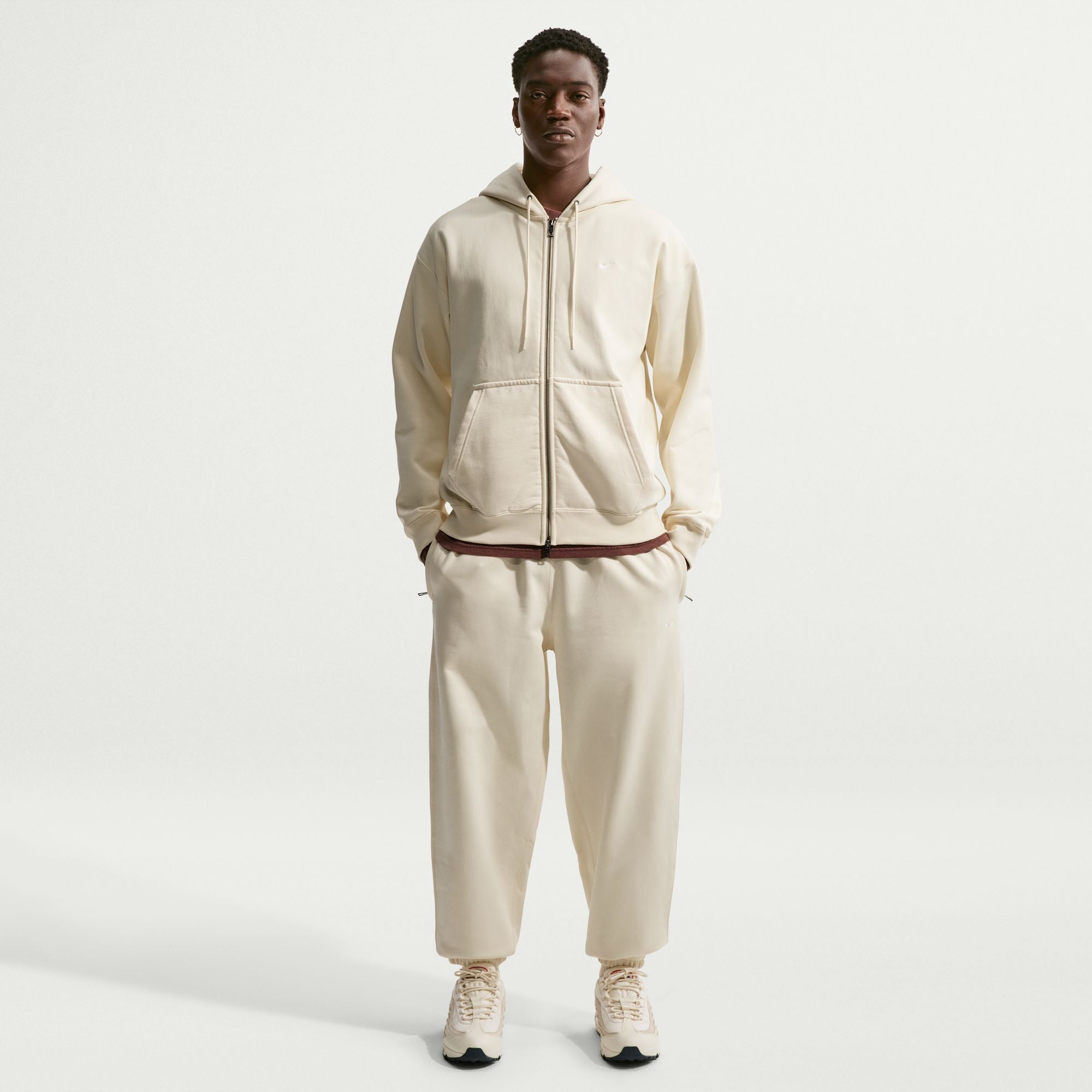Nike Solo Swoosh image number 0