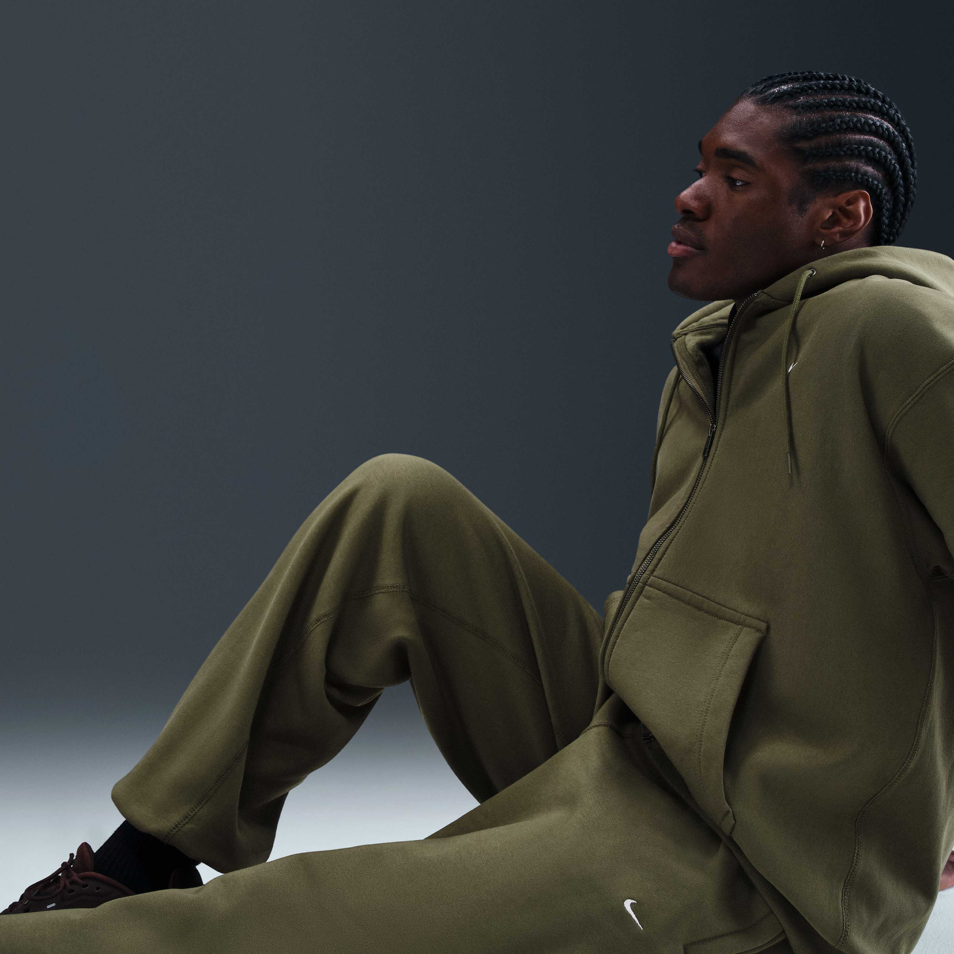 Nike Solo Swoosh image number 4