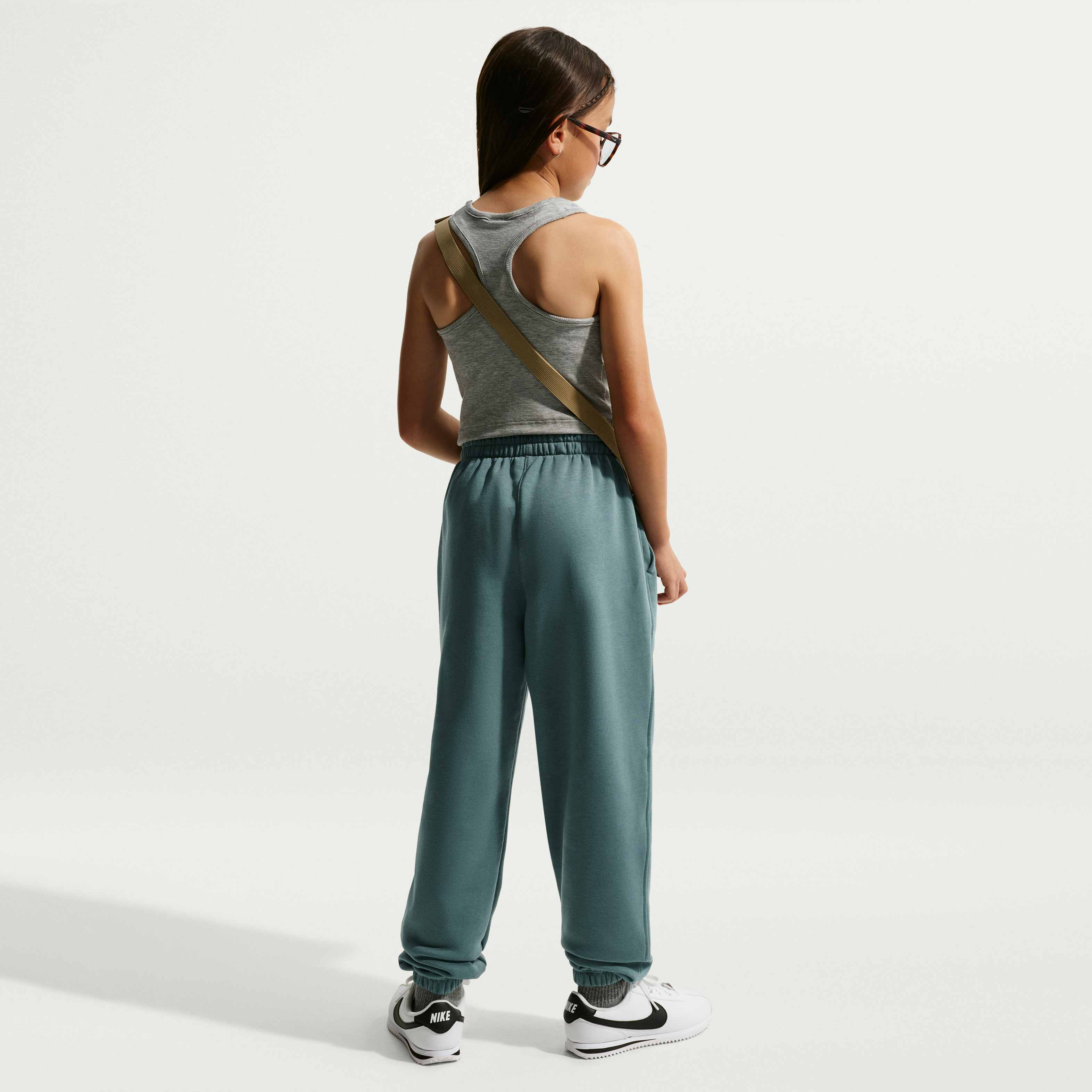 نايكي سبورتسوير كلوب فليس image number 4