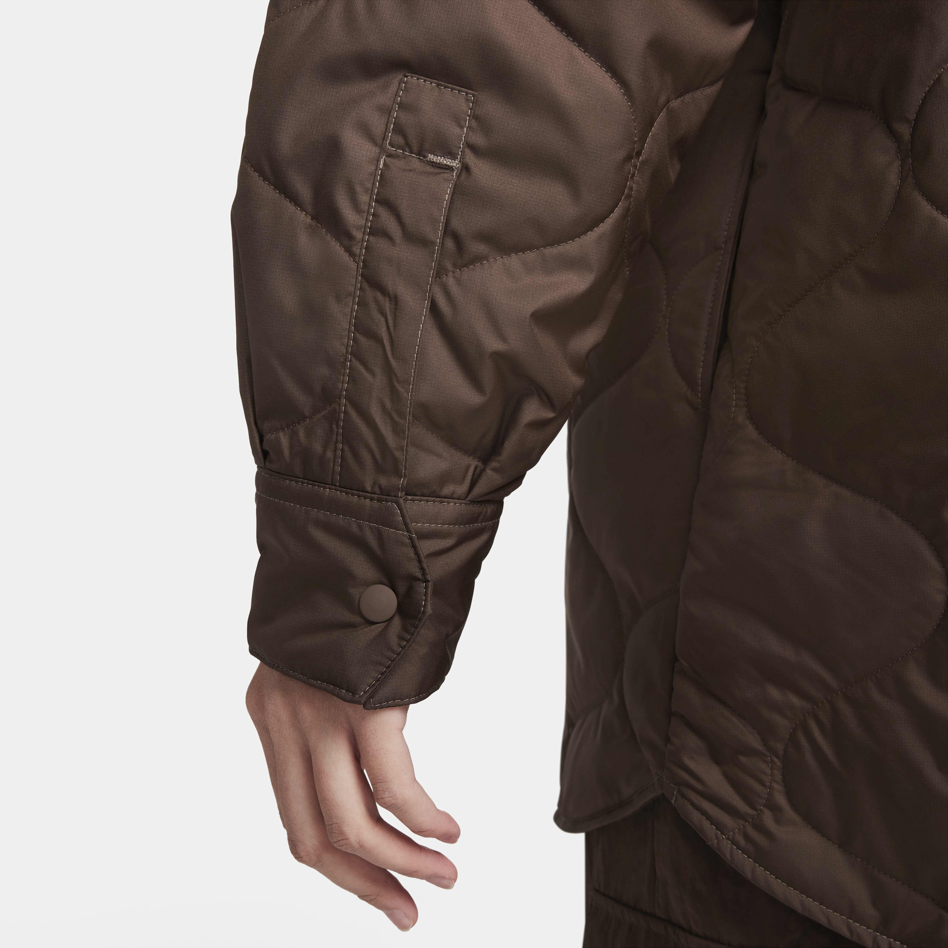 Nike Sportswear Essential image number 4