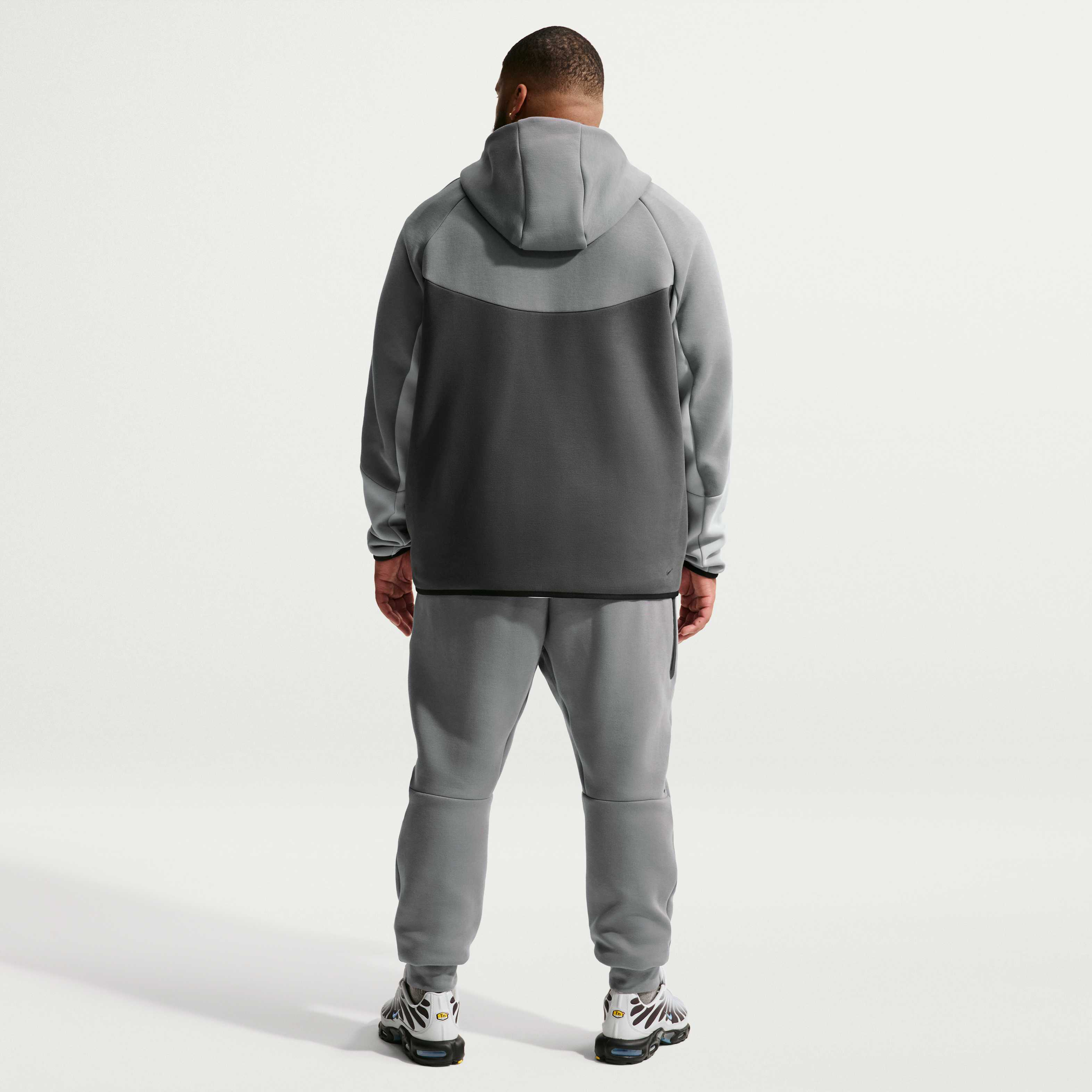 Nike Tech image number 9