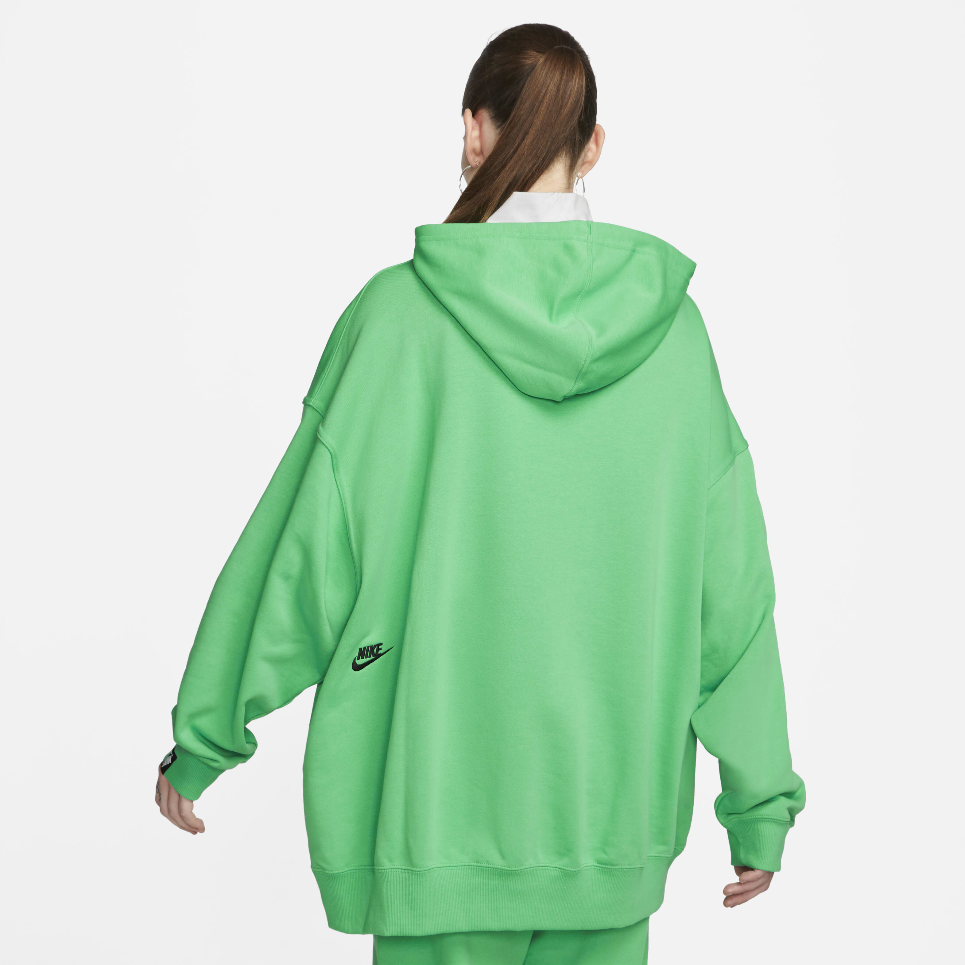 نايكي سبورتسوير image number 1