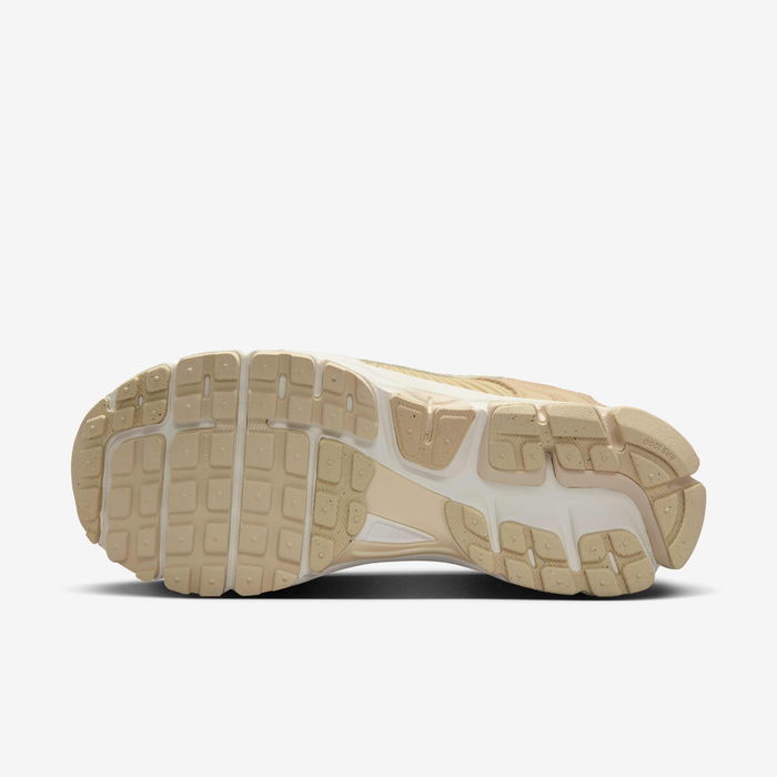 نايكي زووم فوميرو 5 image number 1 نايكي زووم فوميرو 5 image number 1