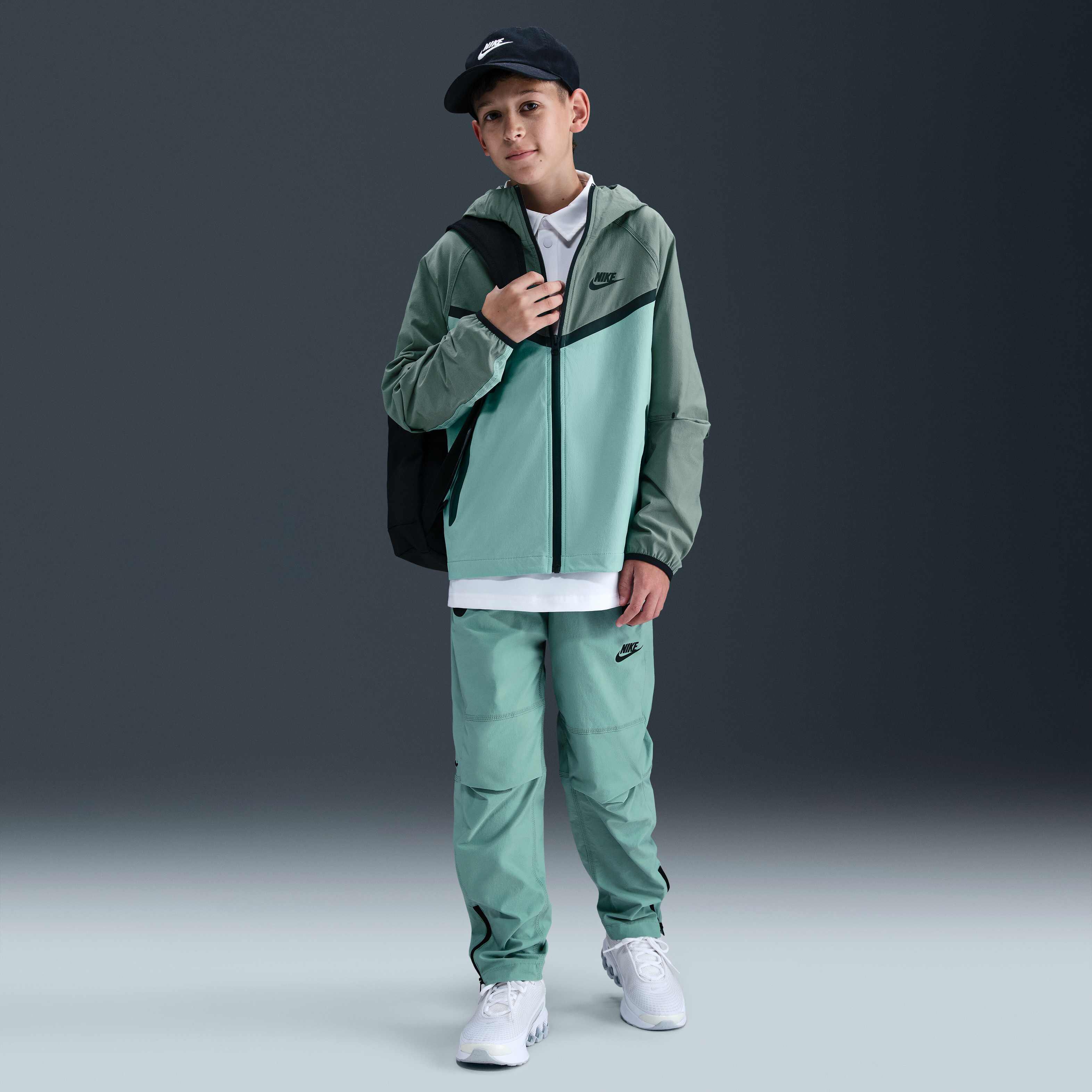 نايكي تك image number 3